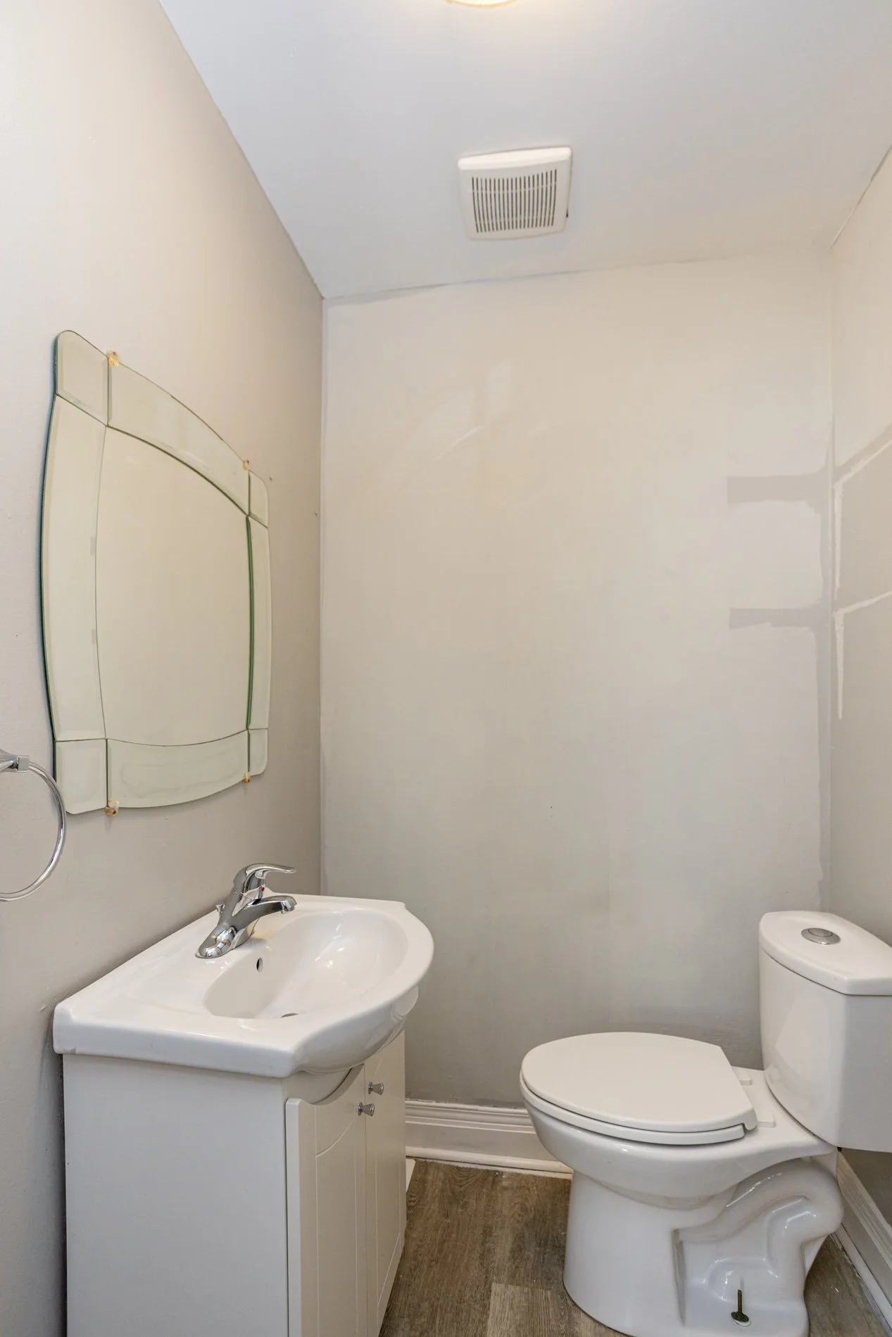 621 Dufferin Ave_09.JPG