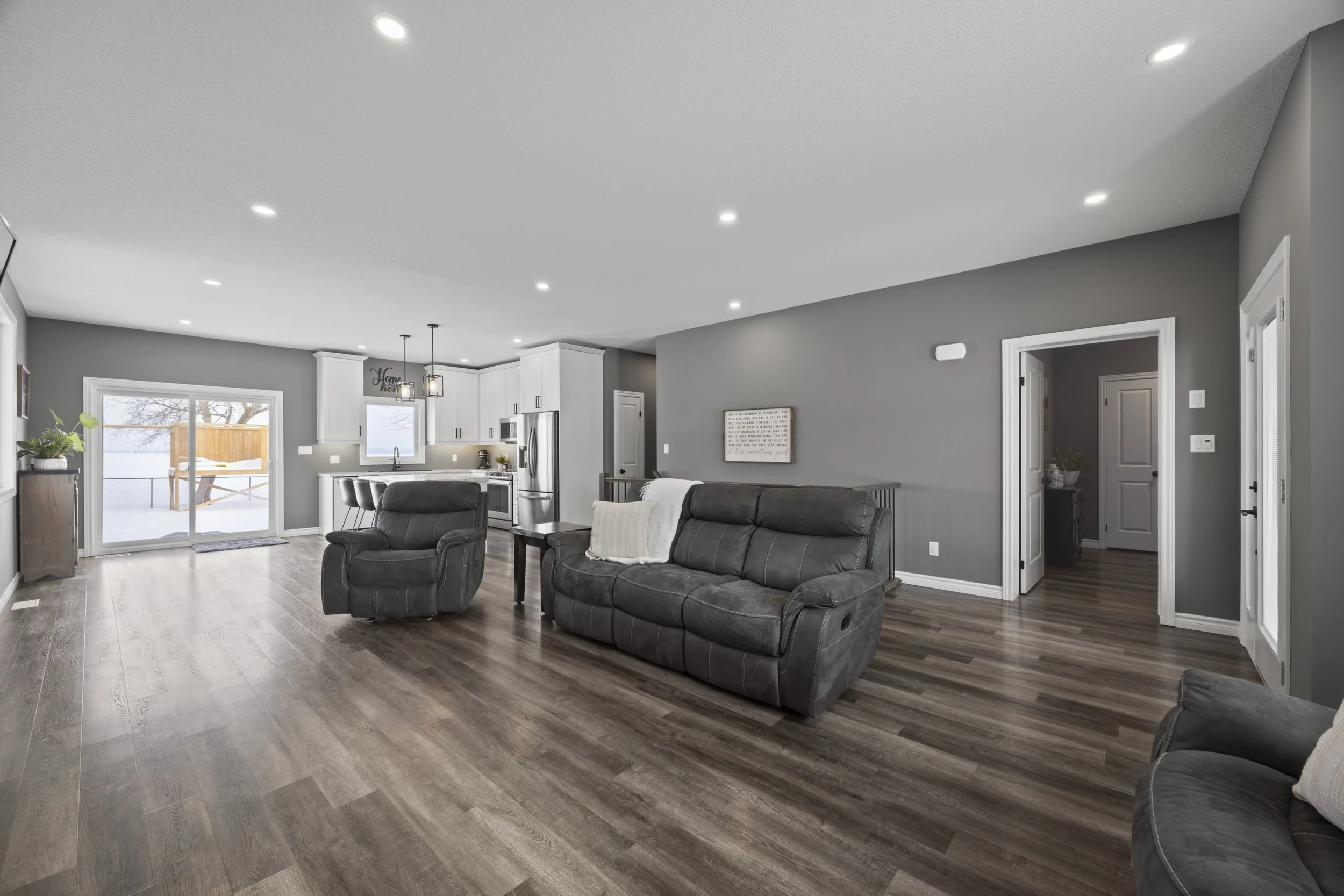 21 Middle St -09.JPG