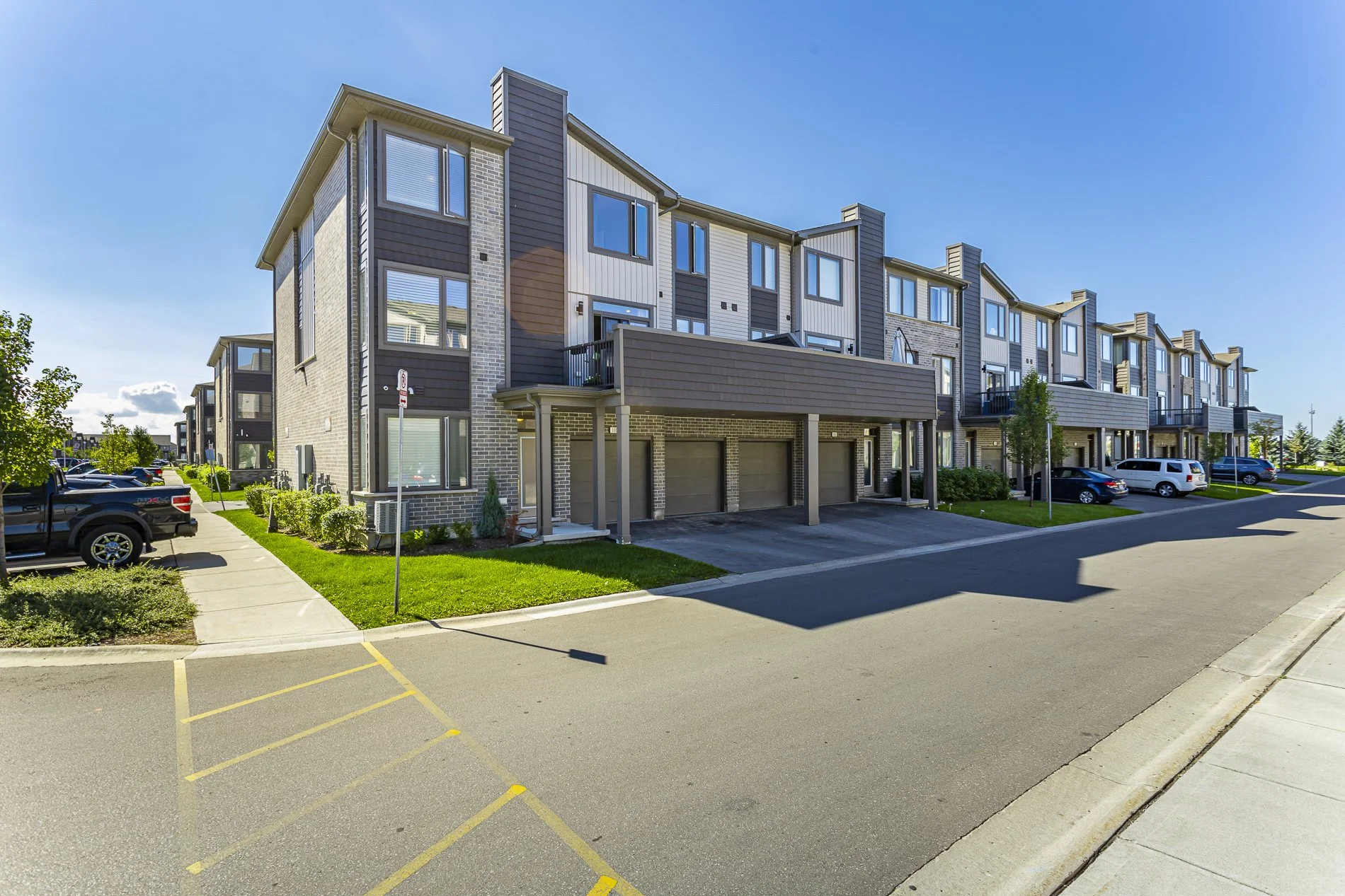 100-1960 Dalmagarry Rd_01.jpg