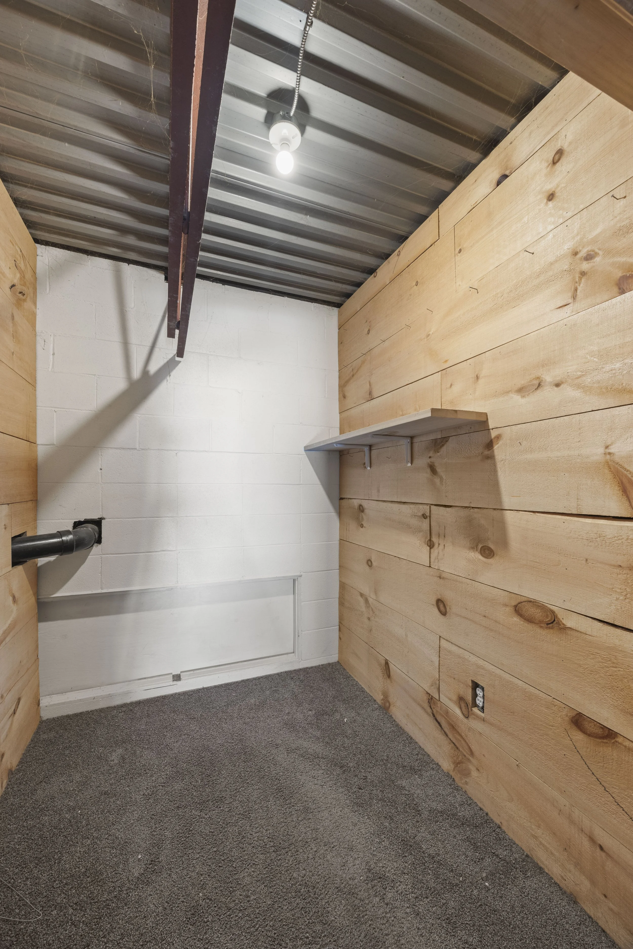 7024 Kilbourne Rd -21.JPG