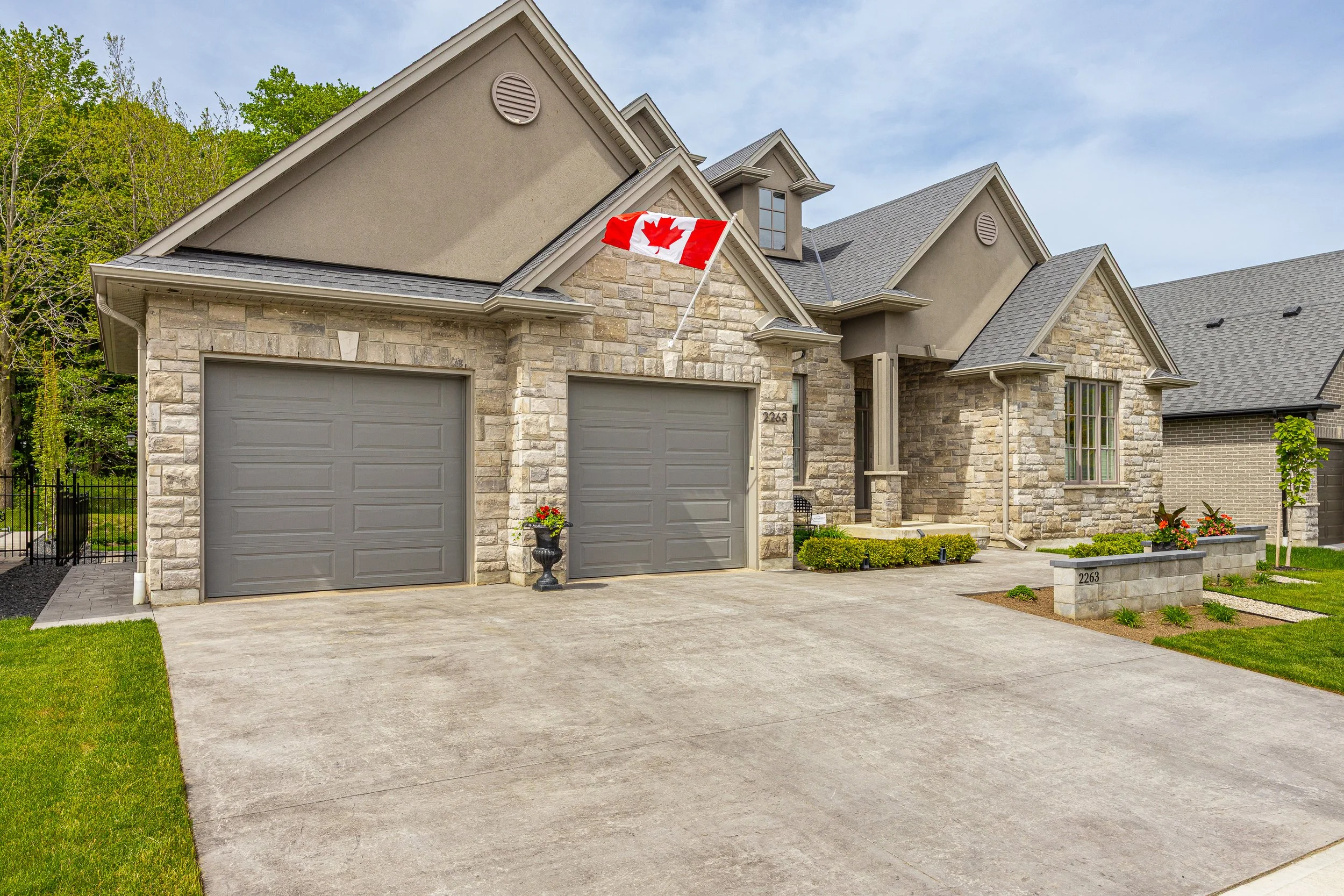2263 Dauncey Cres -03.jpg