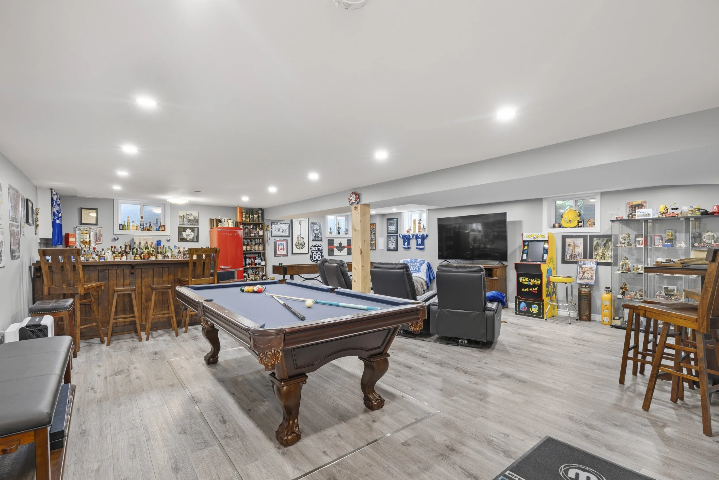 219 Dundas St W -32.JPG