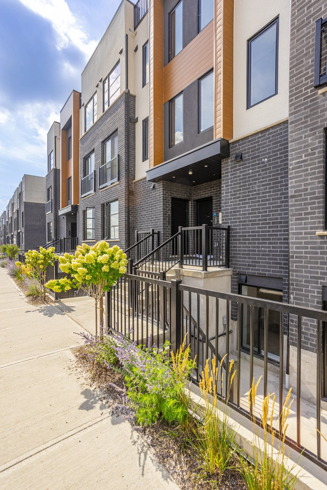 177-3900 Savoy St_09.jpg