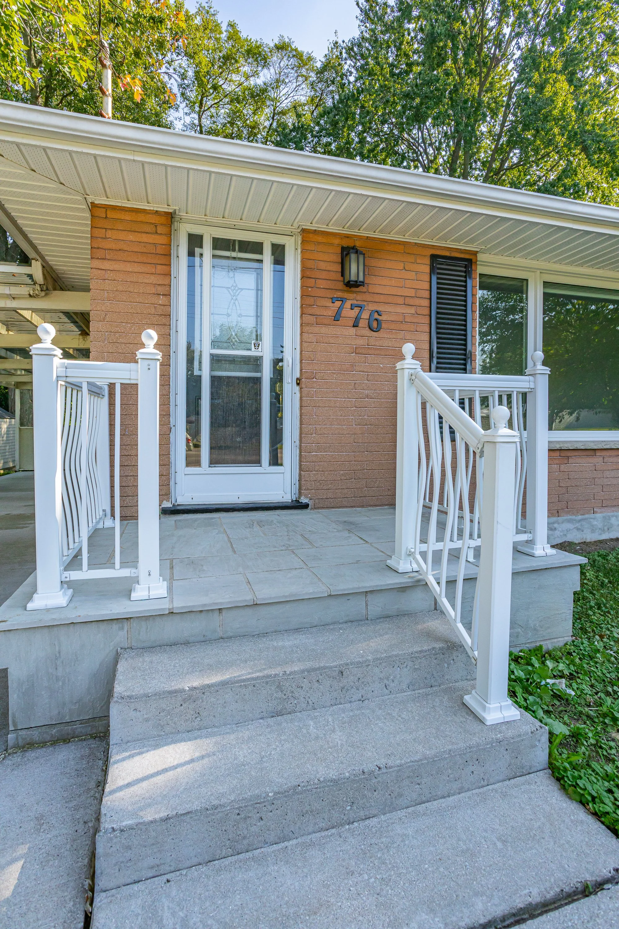 776 Oxford St  -05.jpg