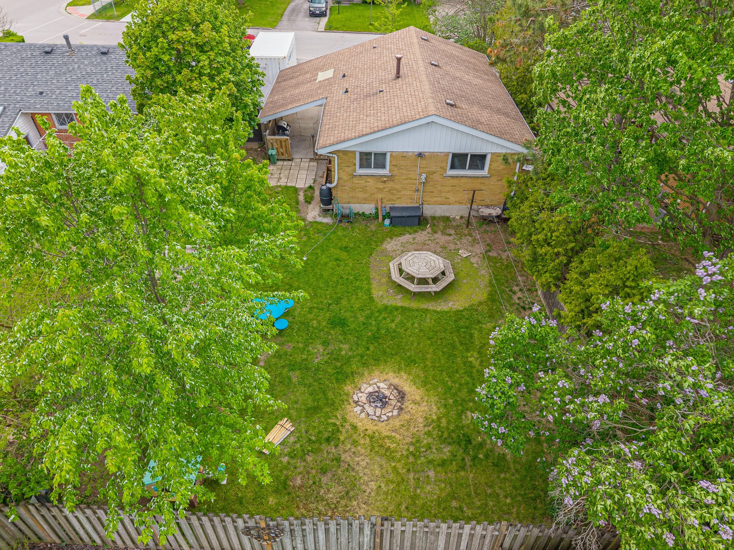 8 Kenwood Cres -43.jpg