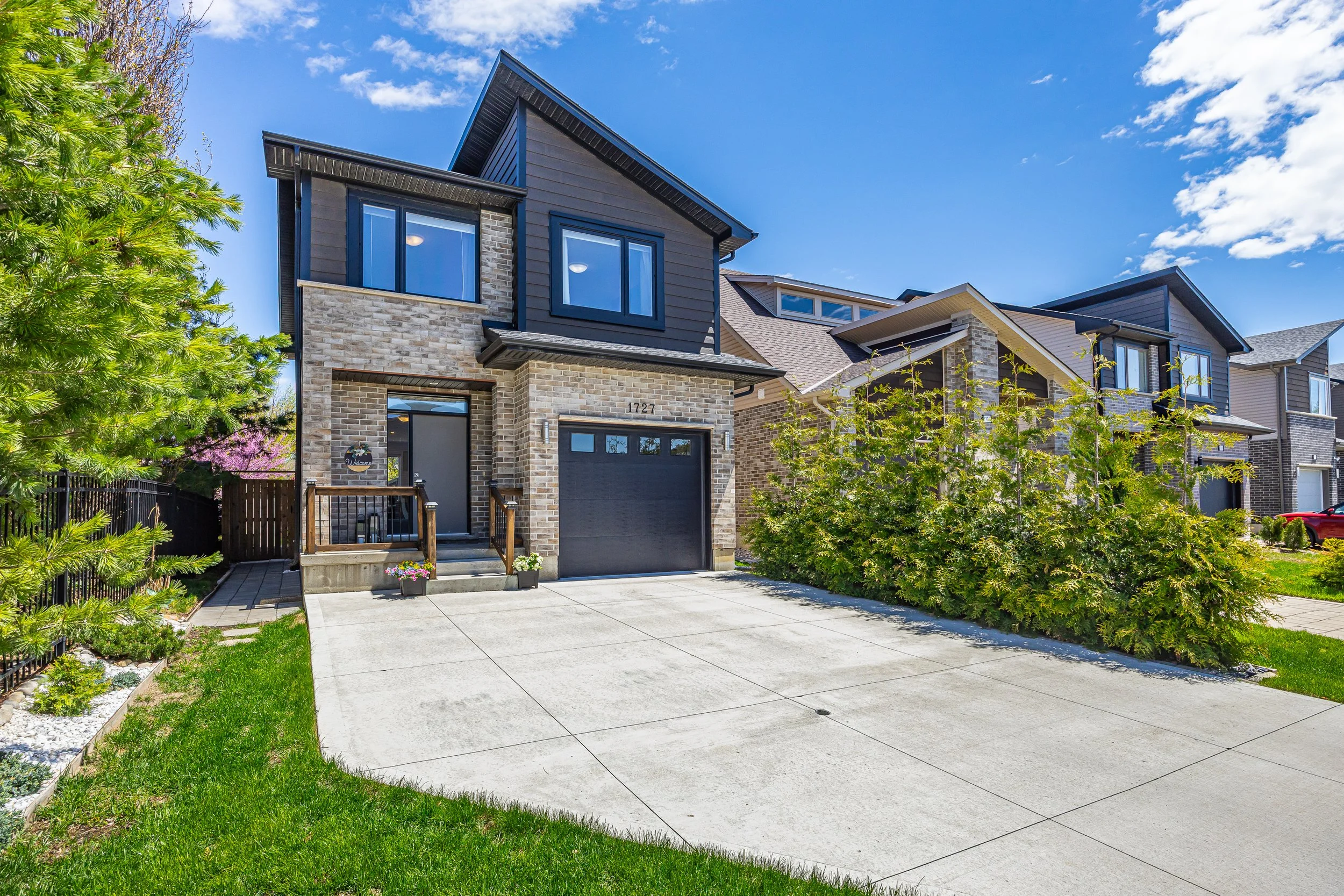 1727 Valhalla St -03.jpg
