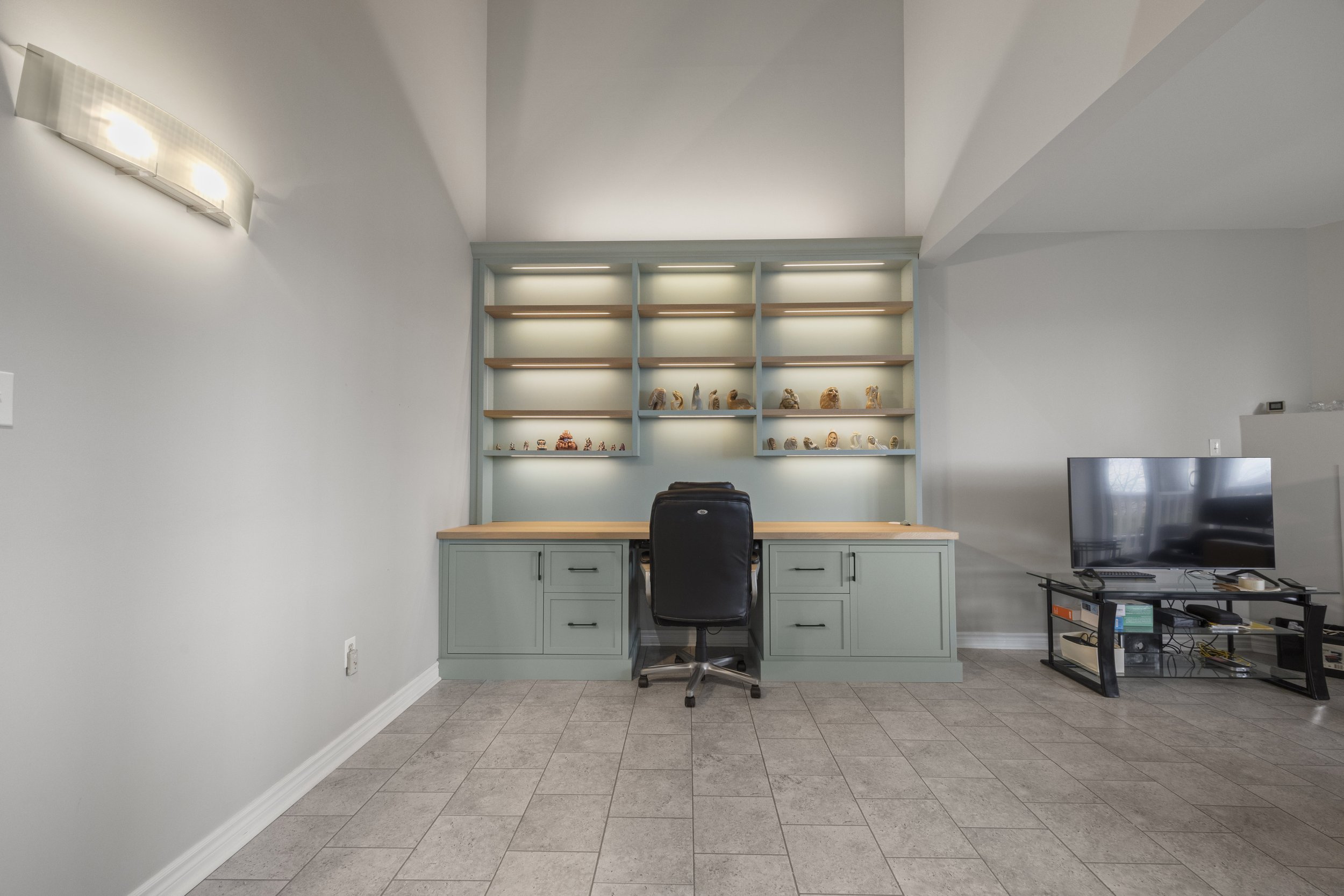 41-374 Front St -04.JPG