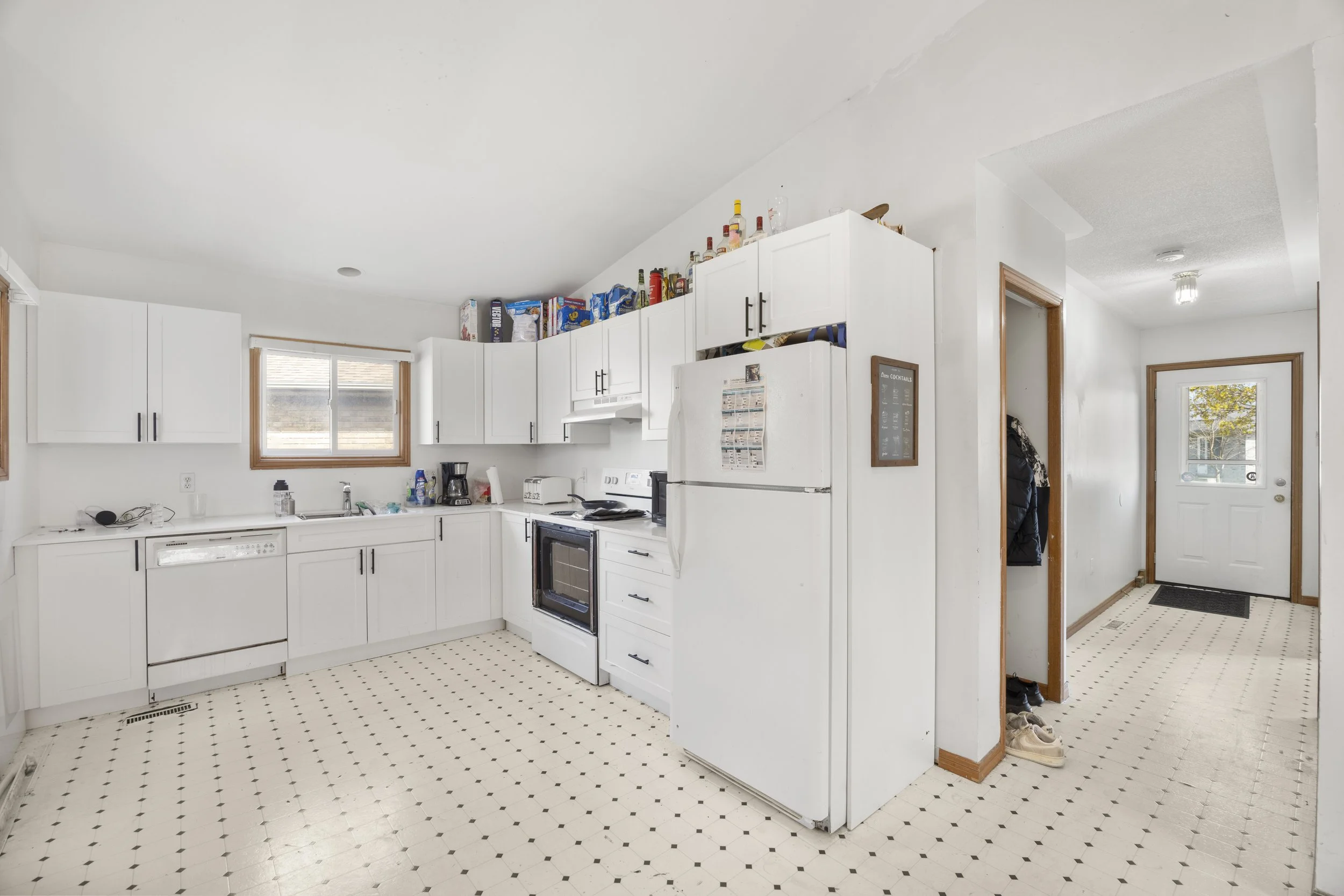 351 Fleming Dr -16.JPG