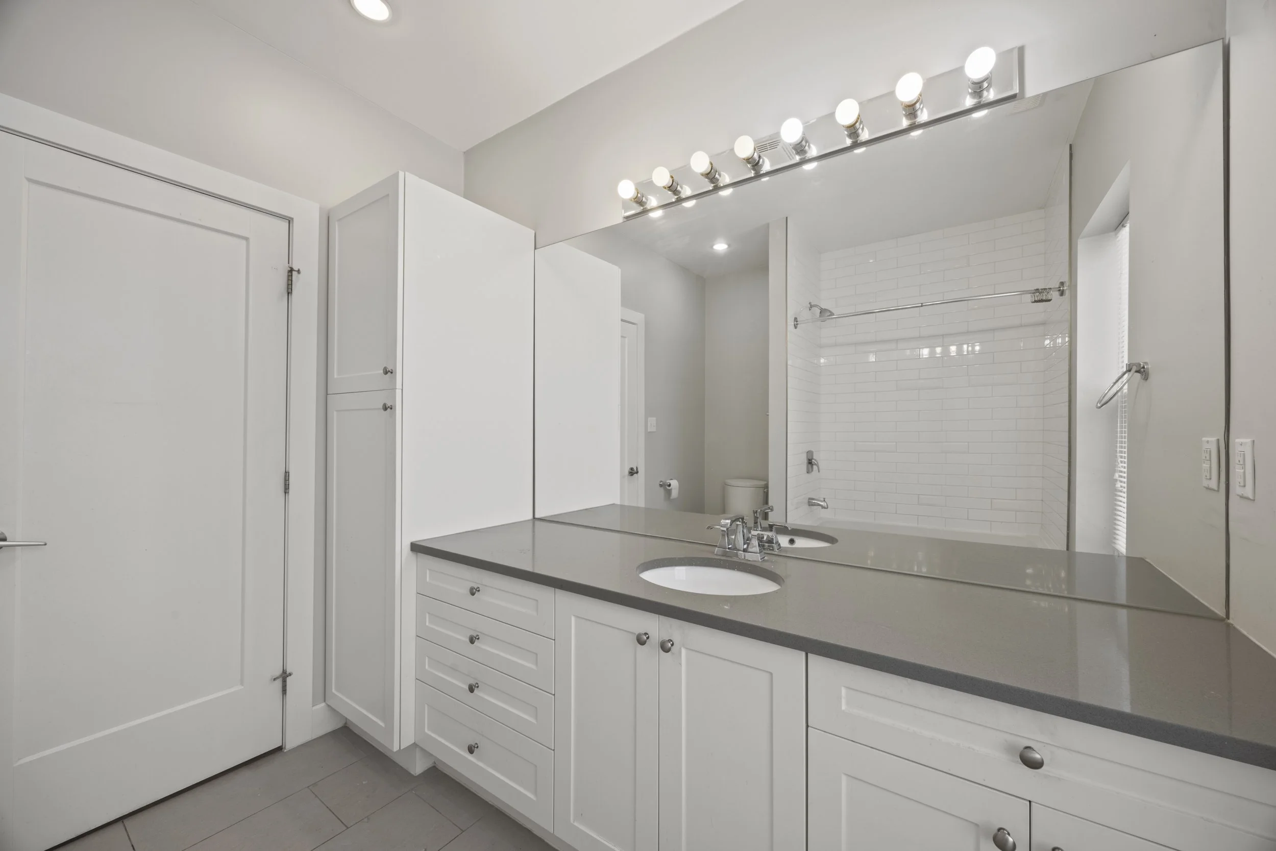 517 Princess Ave -24.JPG