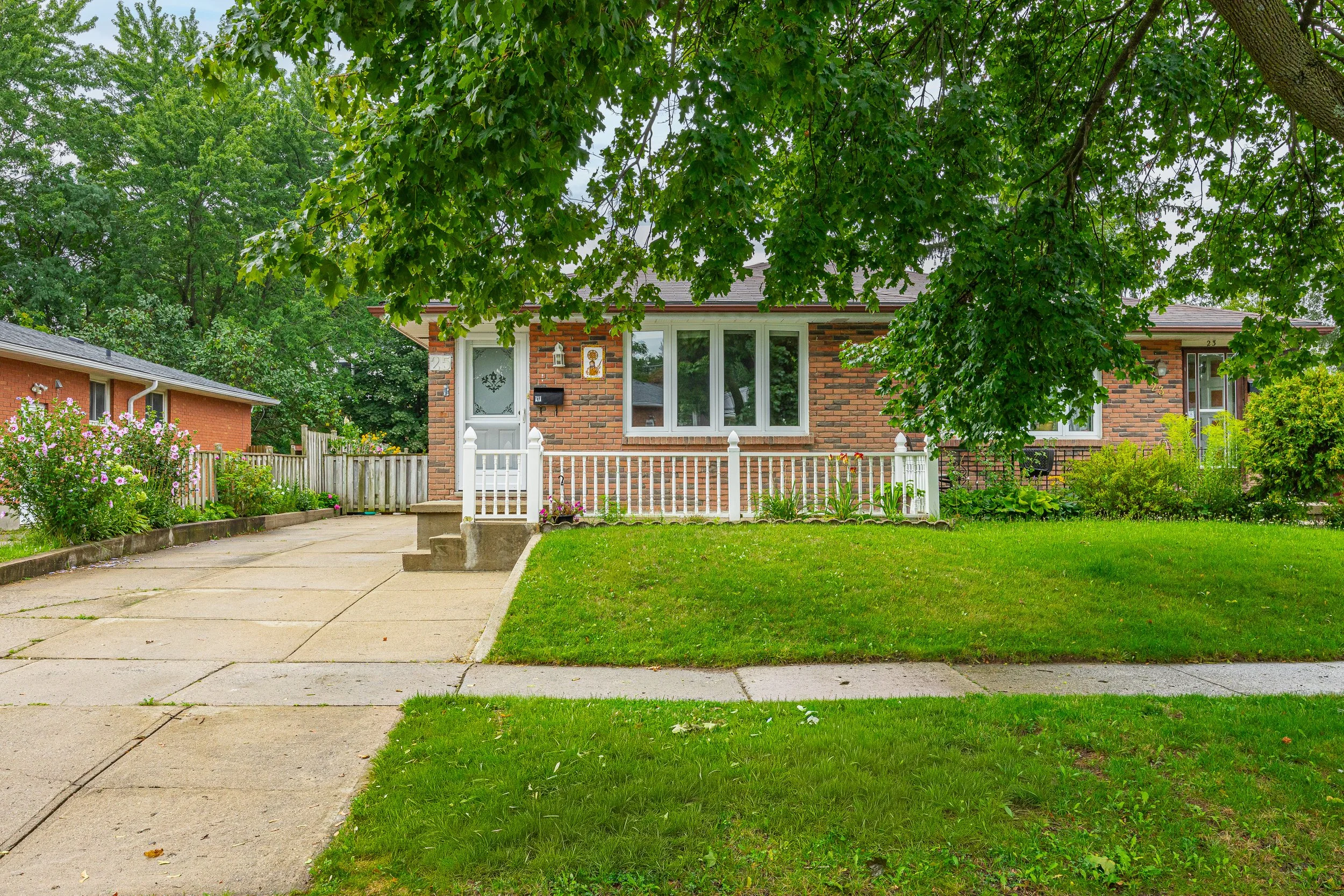 25 Noel Ave -02.jpg