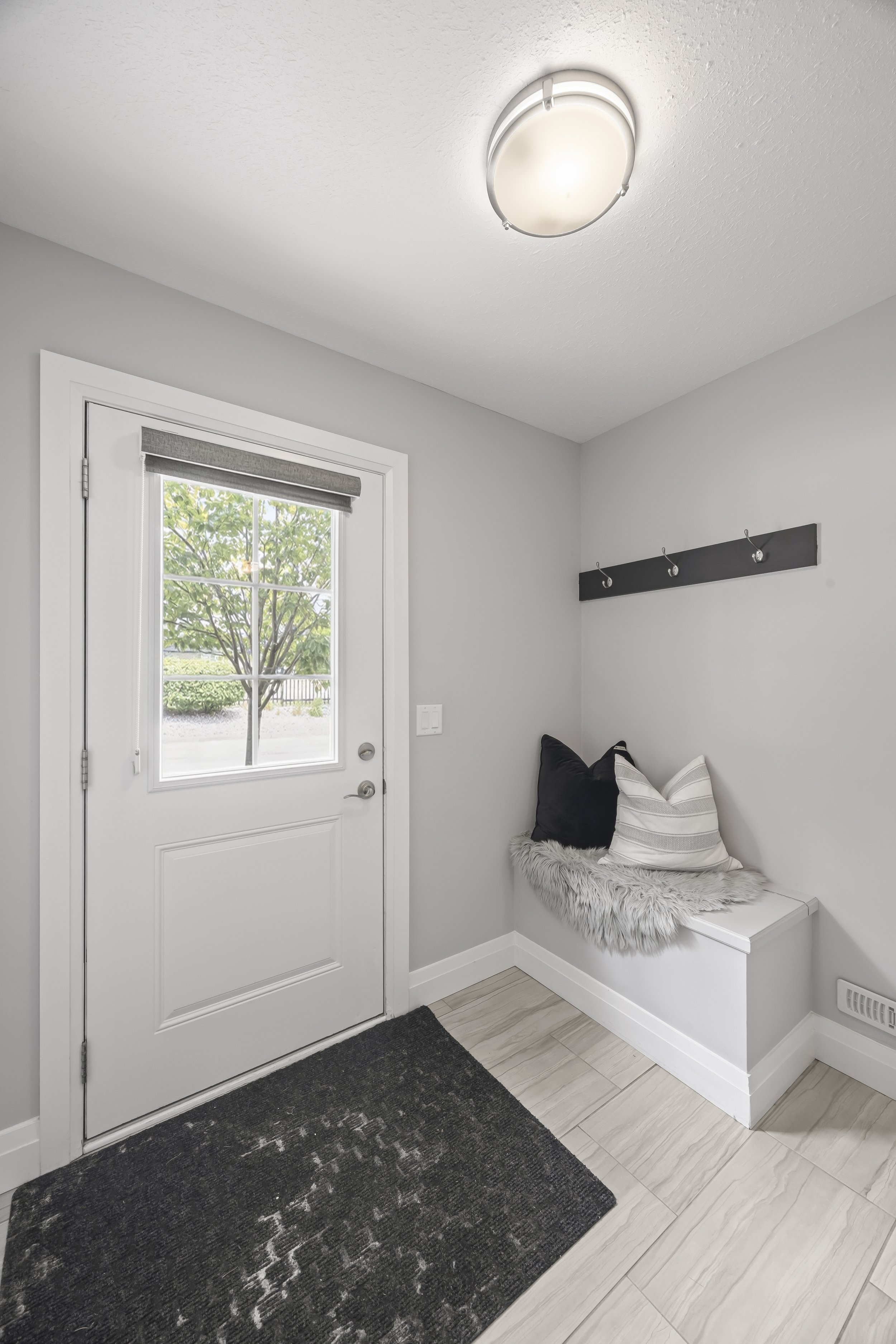 18-3025 Singleton Ave -08.JPG