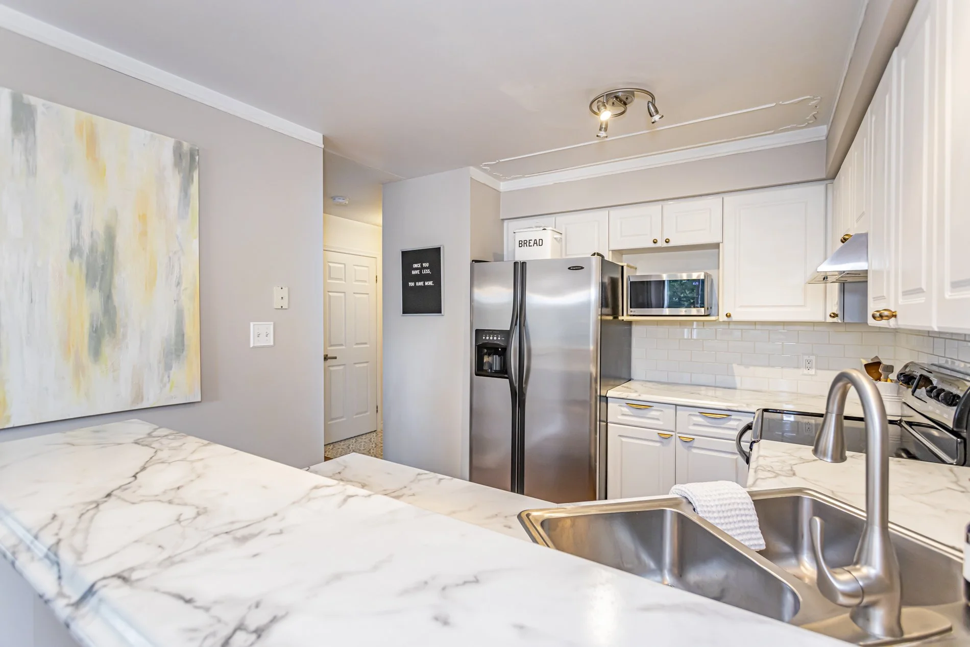 28-750 Osgoode Dr_18.JPG