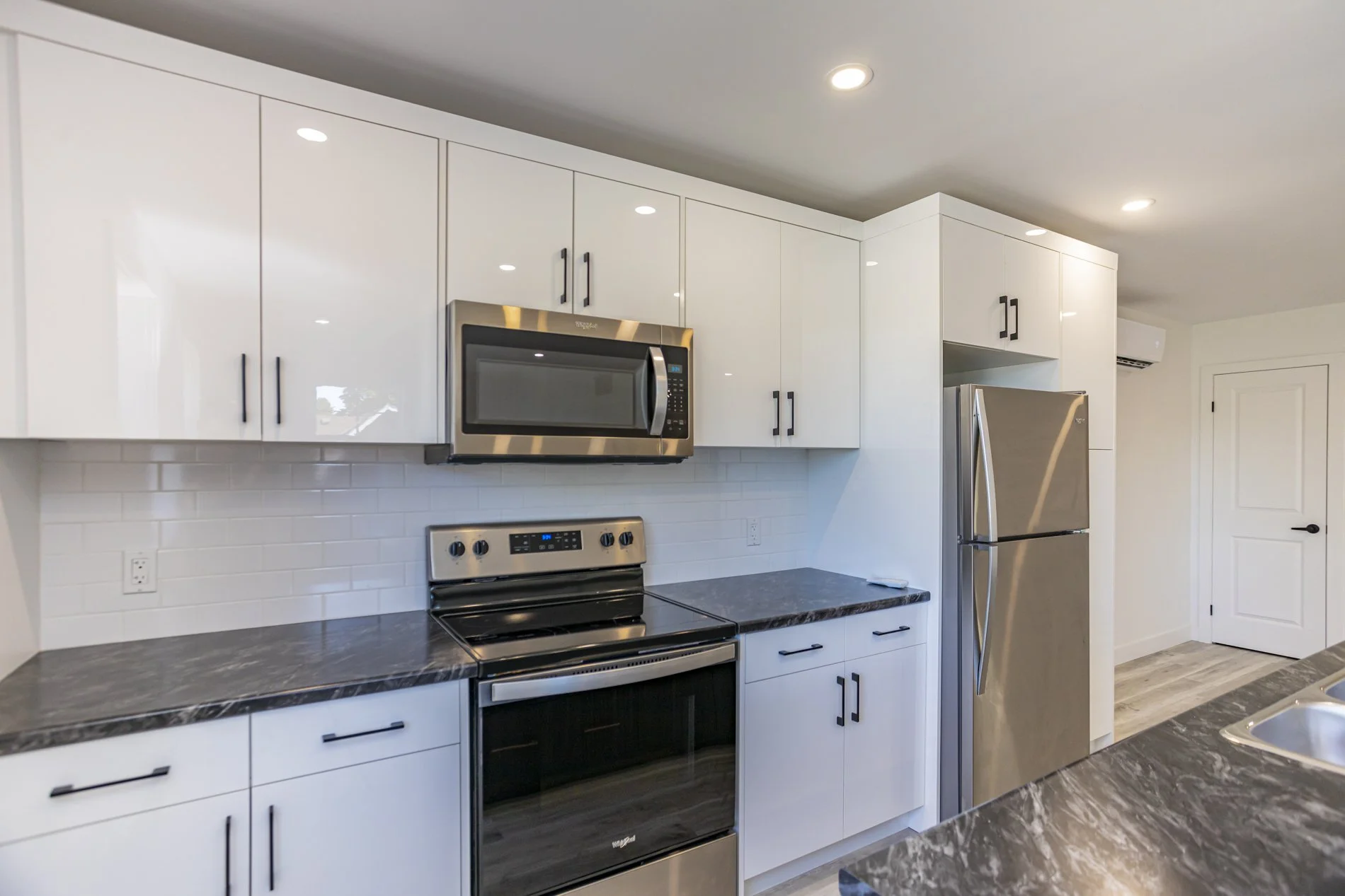 285 William St - Unit 4_06.JPG