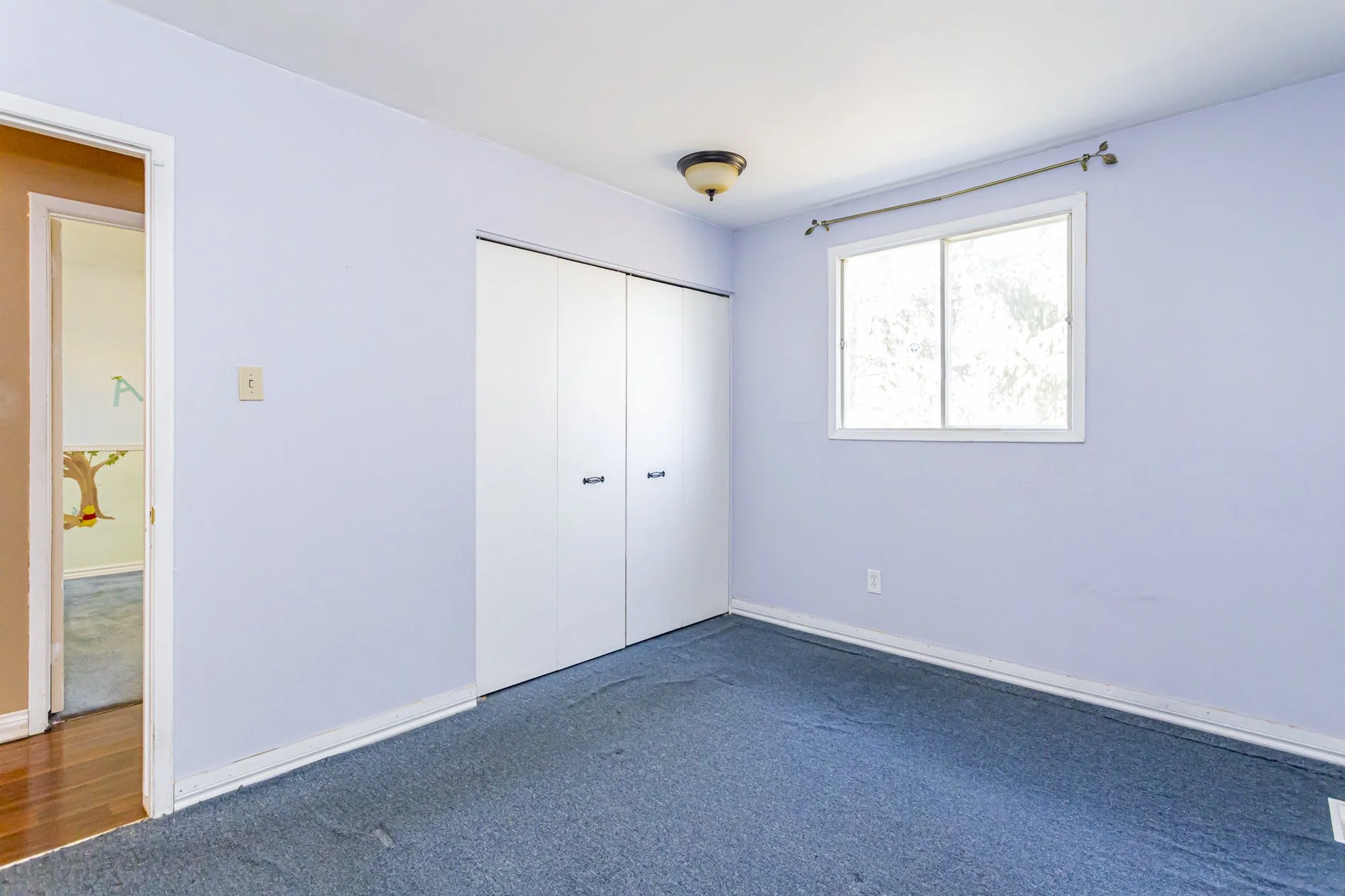 129 Nicholas Cres_20.jpg