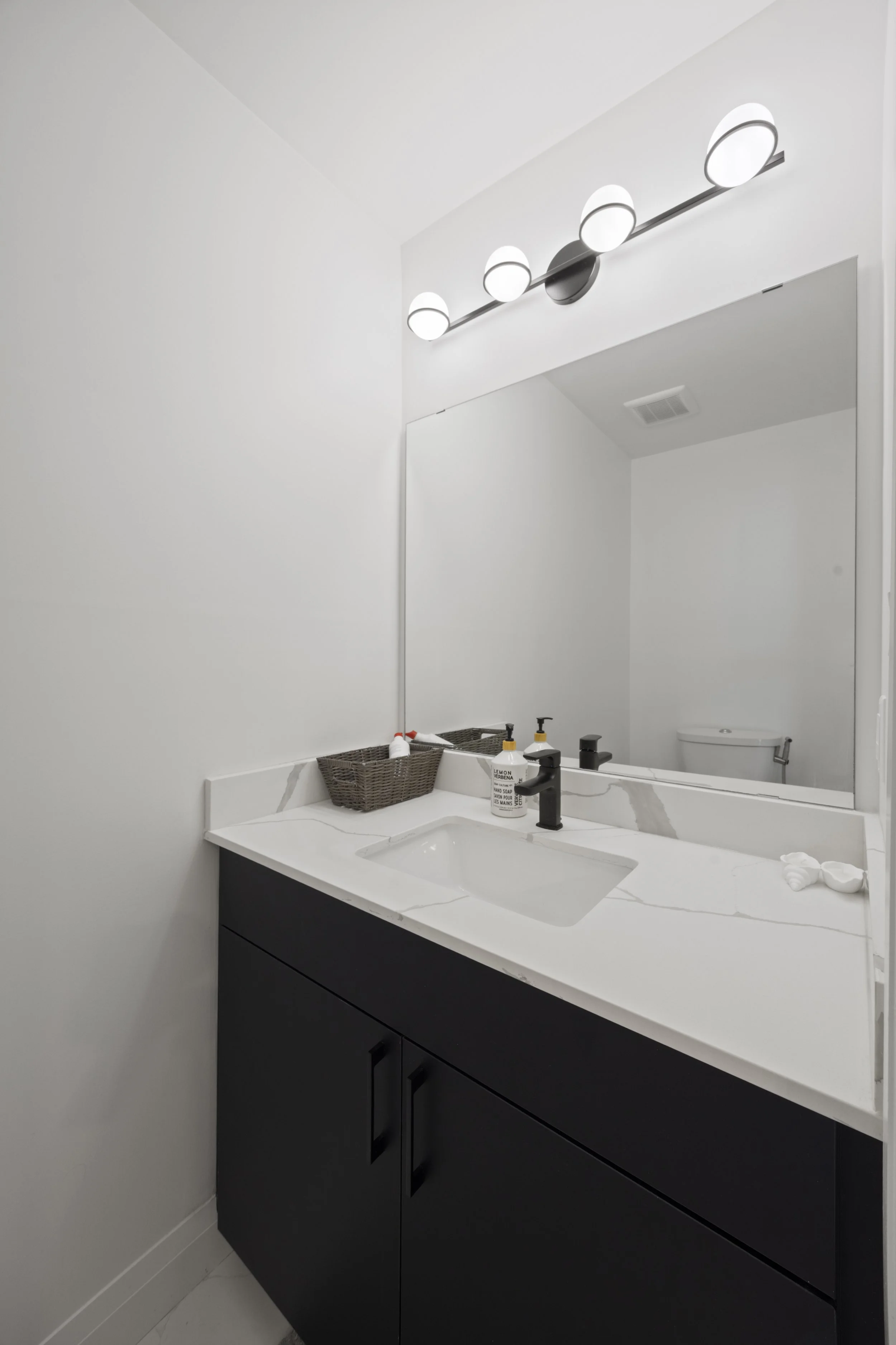 187-3900 Savoy St -18.JPG