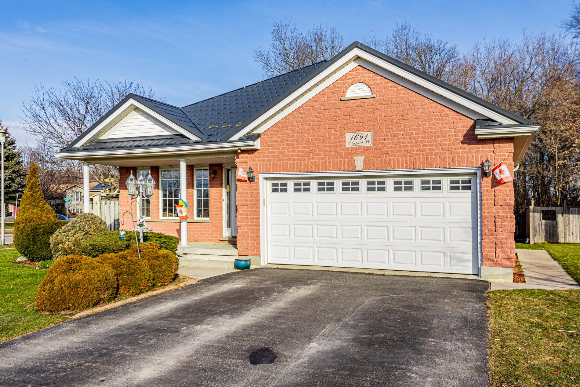 1691 Edgepark Pl-1.jpg