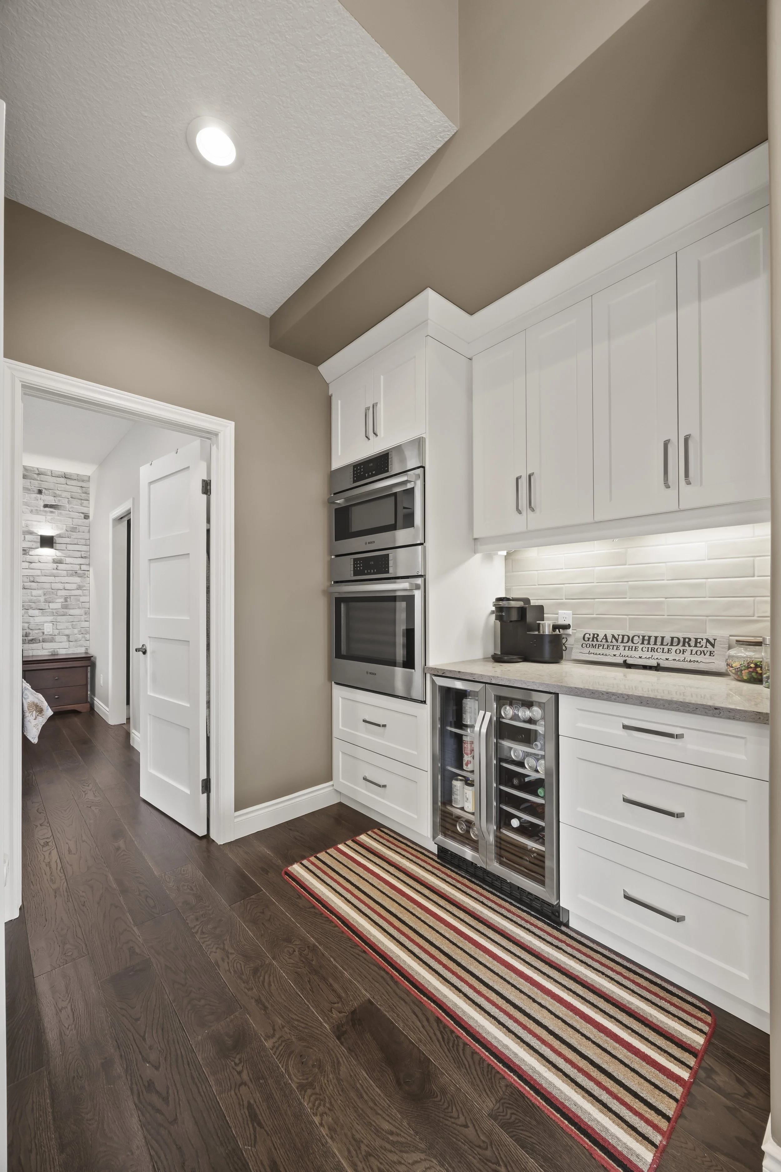 10159 Meadowlily Cres -18.JPG