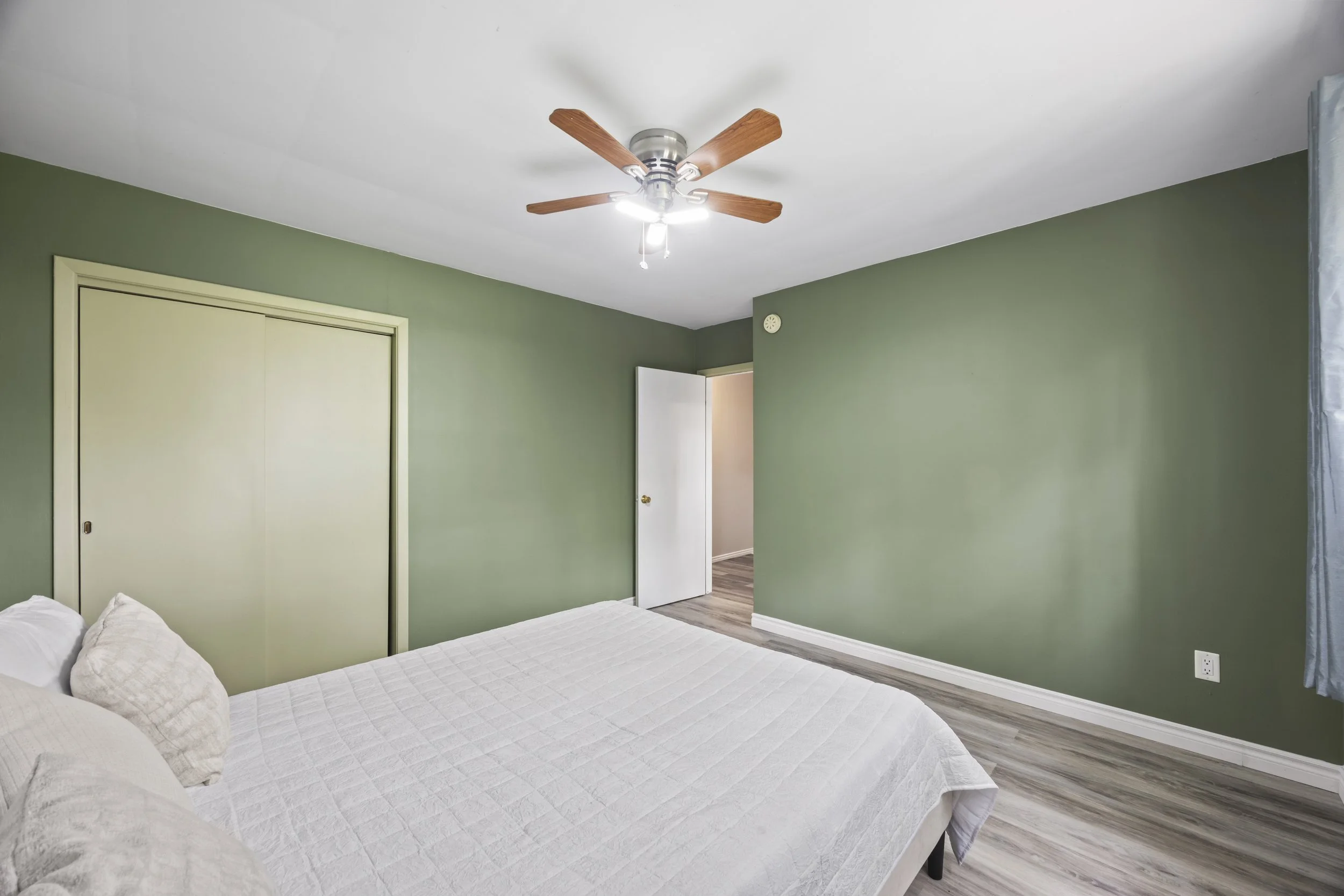 580 Salway St -25.JPG