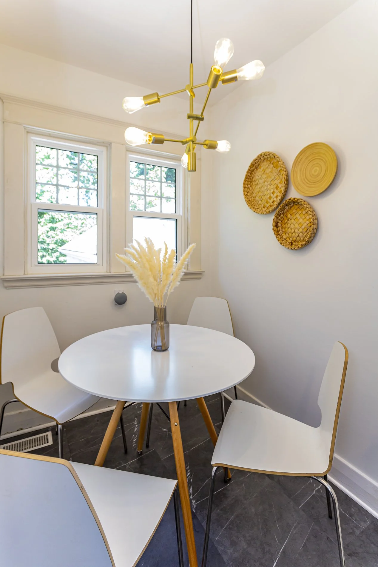 668 Emery St_21.jpg