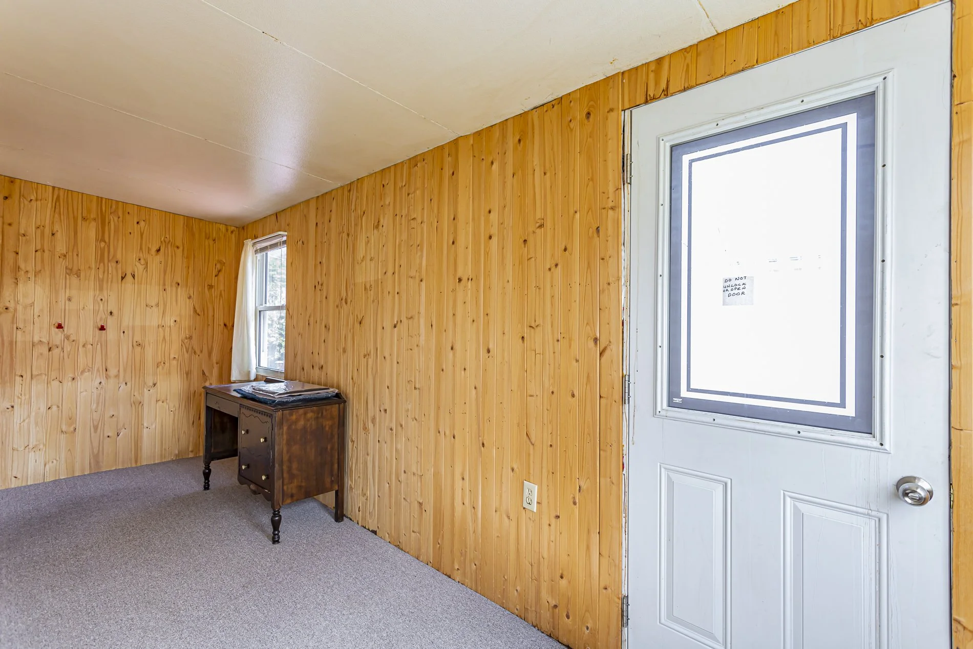 202-198 SPringbanks Dr_21.jpg