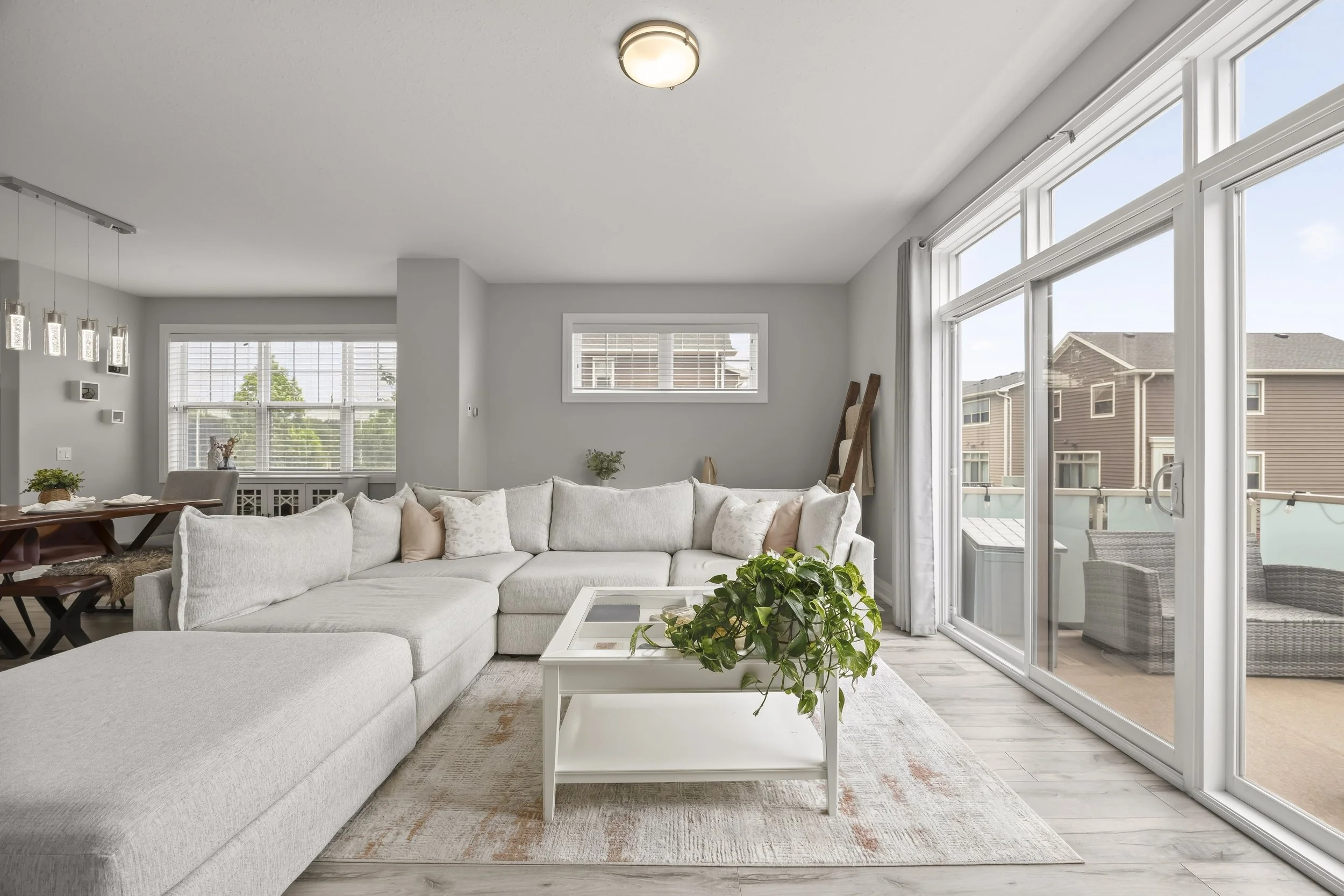18-3025 Singleton Ave -24.JPG