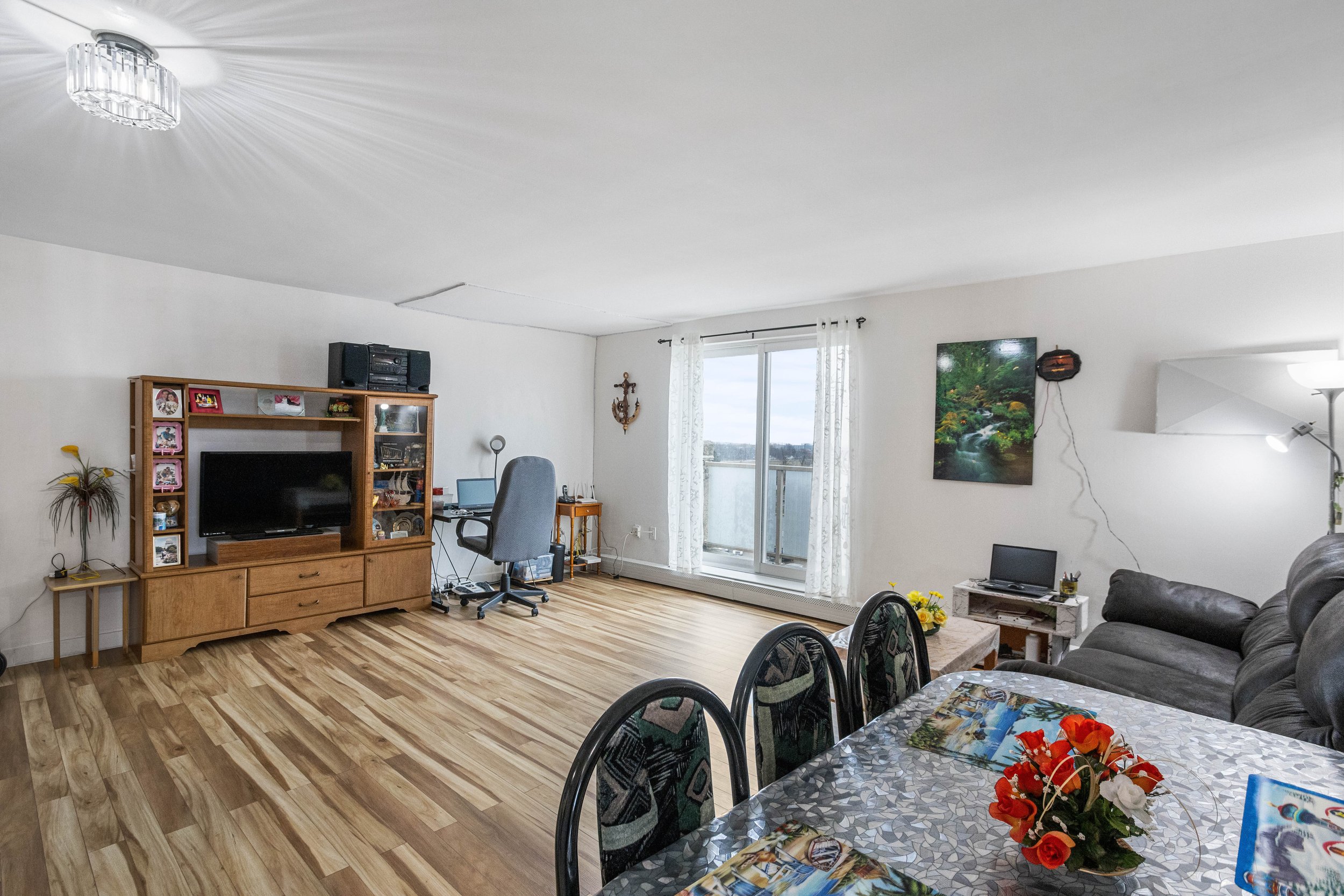 1104 - 583 Mornington Ave -10.JPG