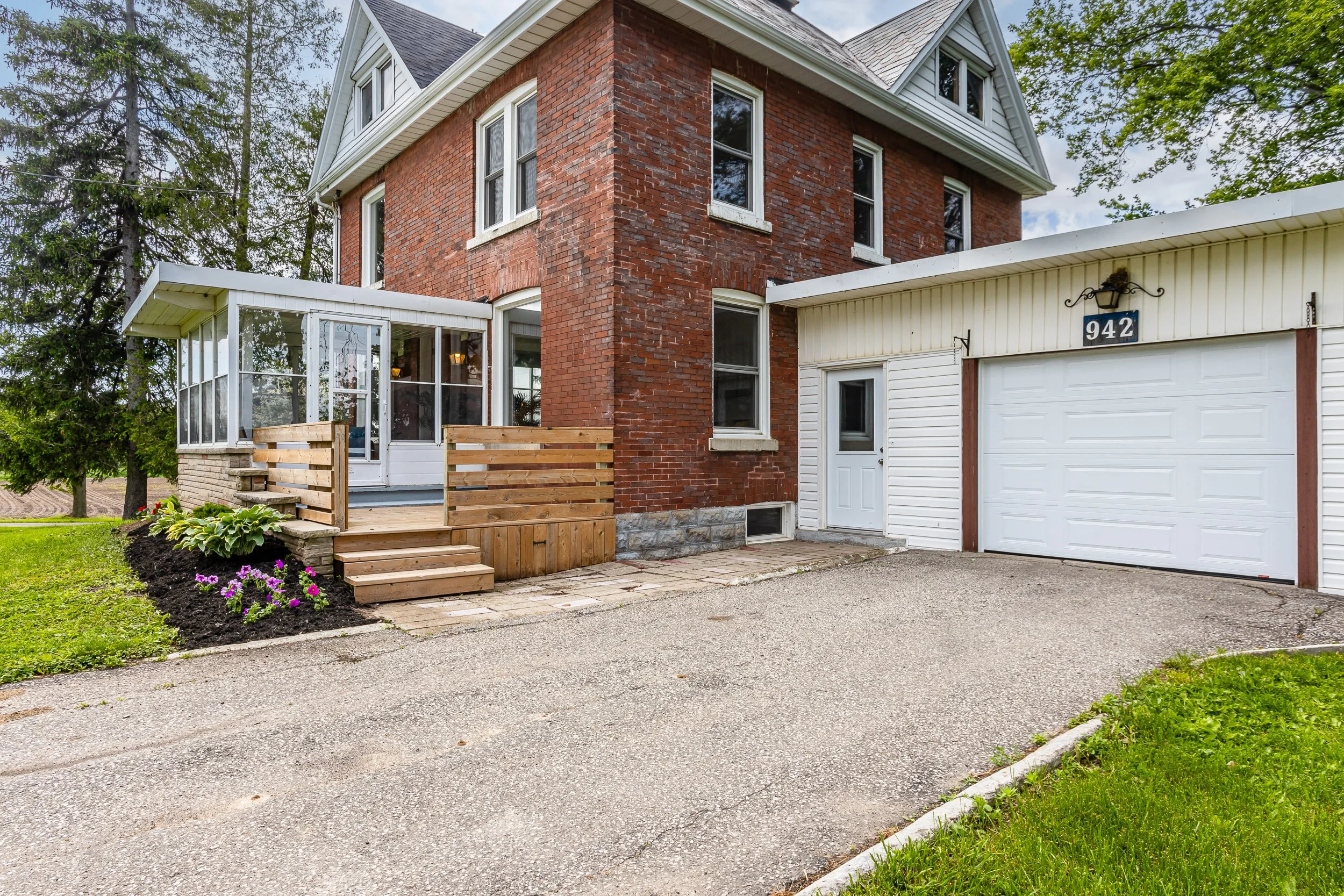 942 Westminster-5.jpg