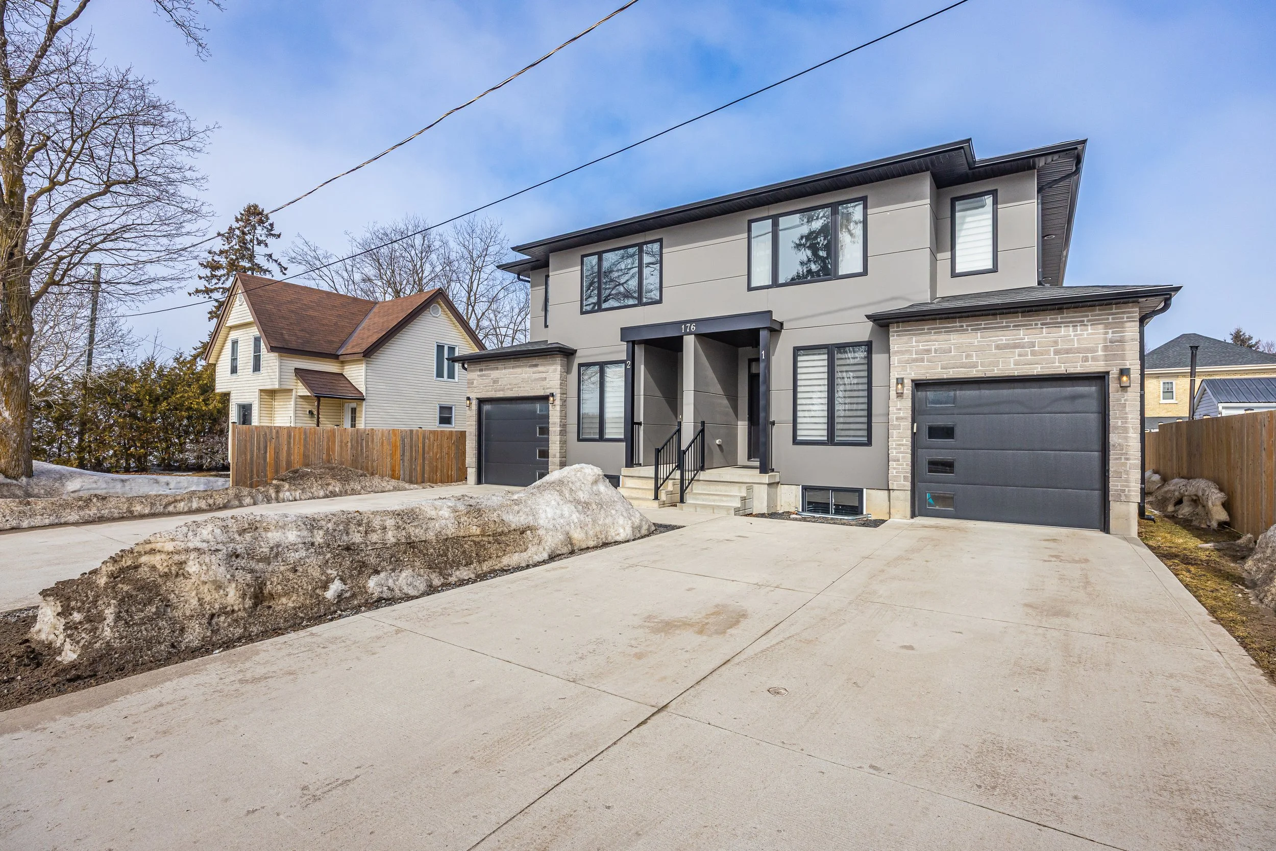 1-176 King St -02.jpg