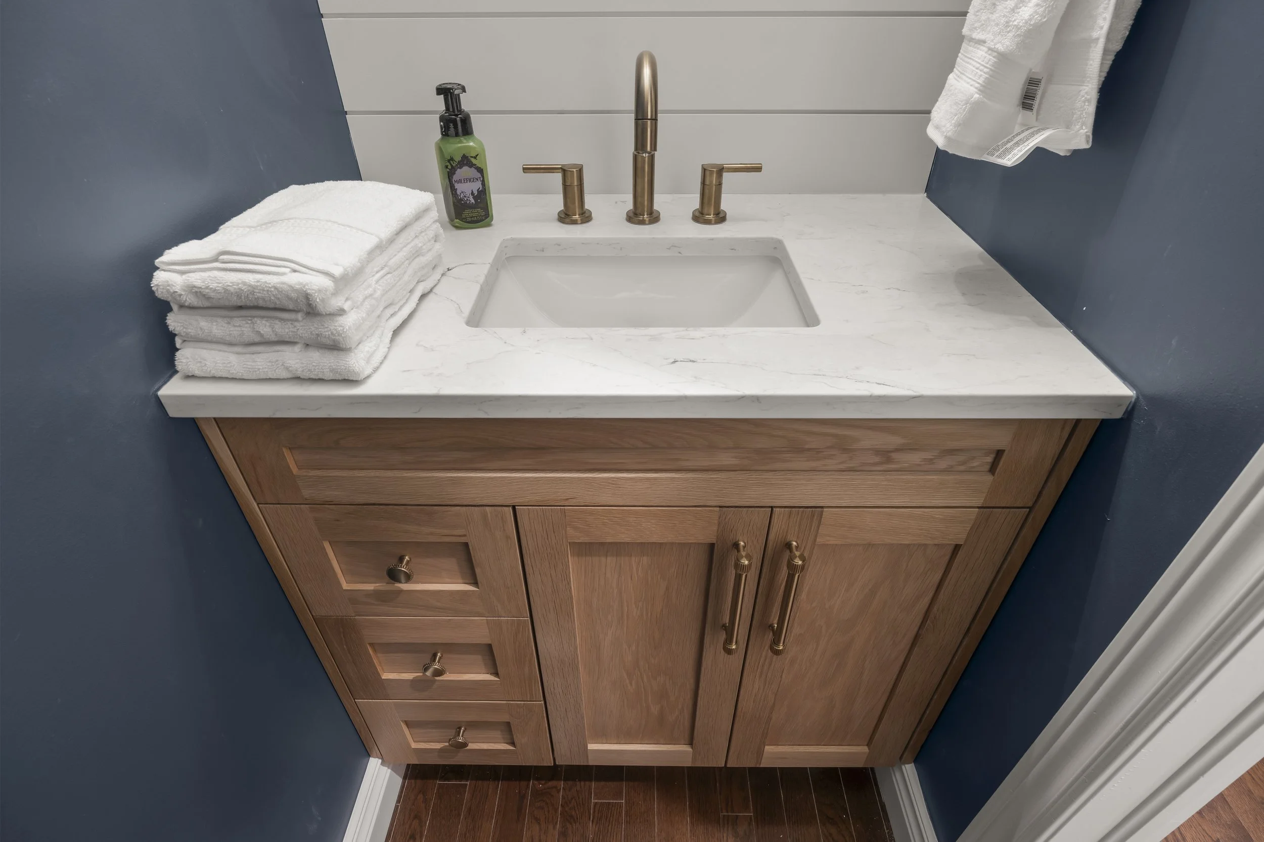 672 Clearwater Cres -21.JPG