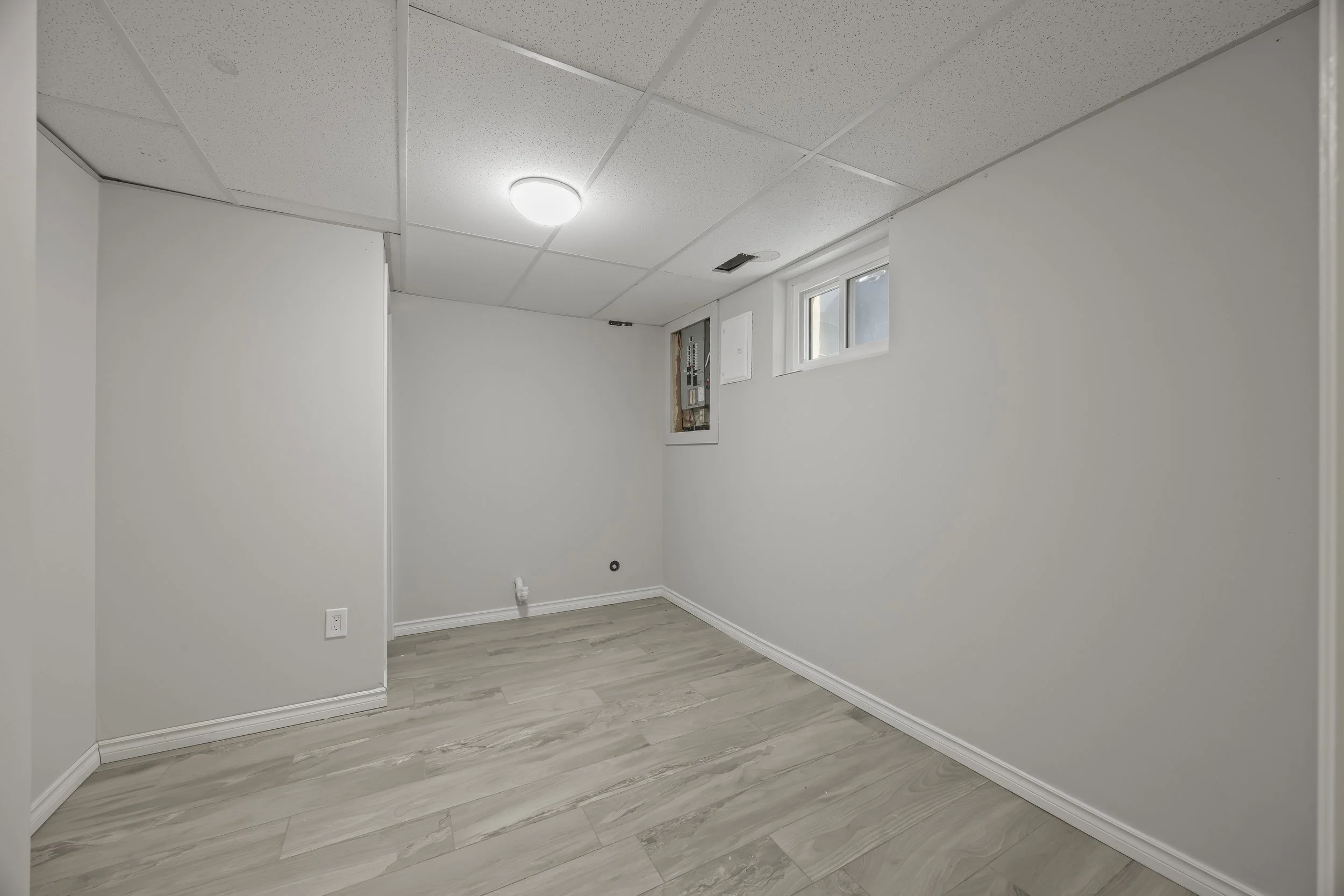 329 Thompson Rd -23.JPG