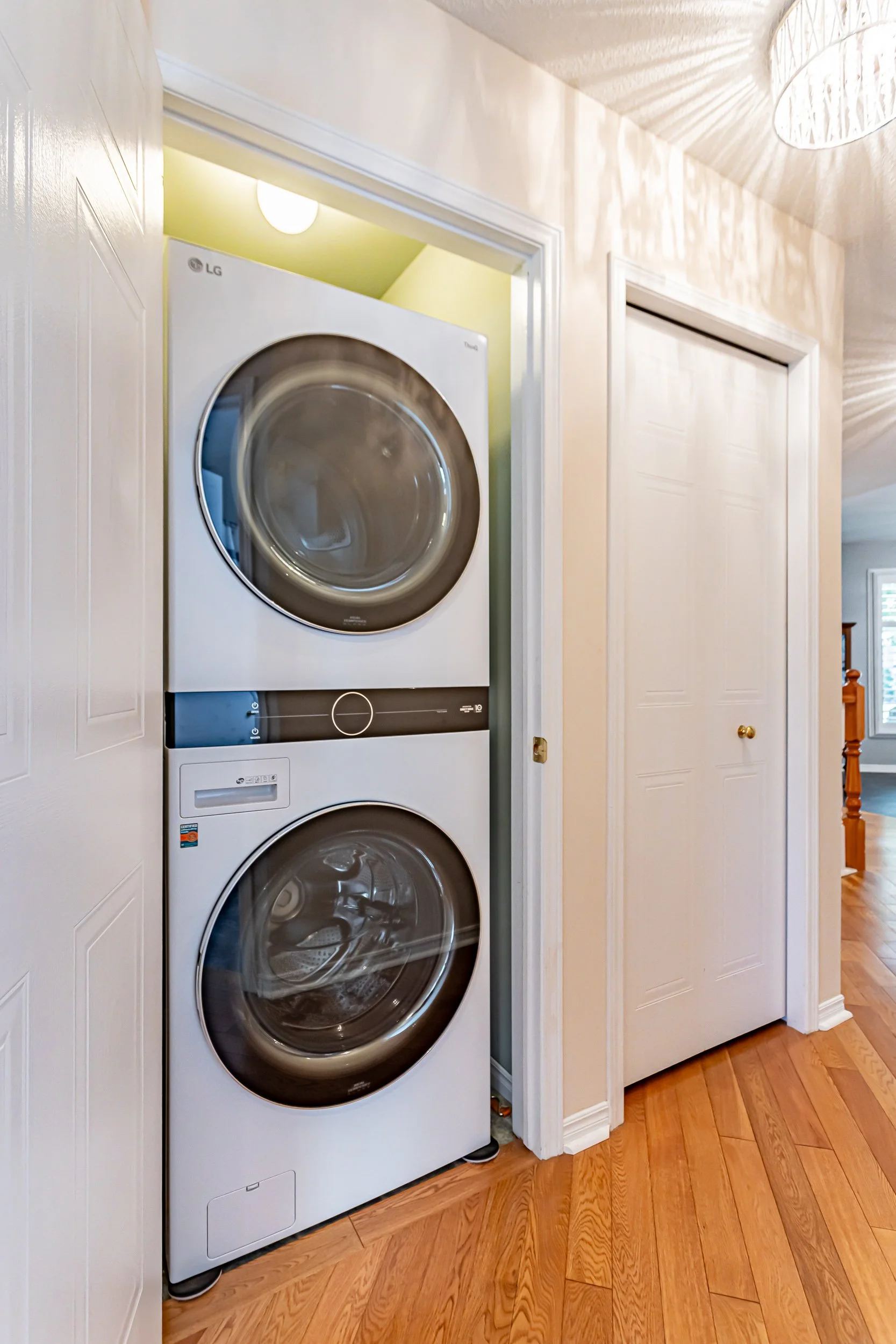 7-99 Edgevalley Rd-25.jpg