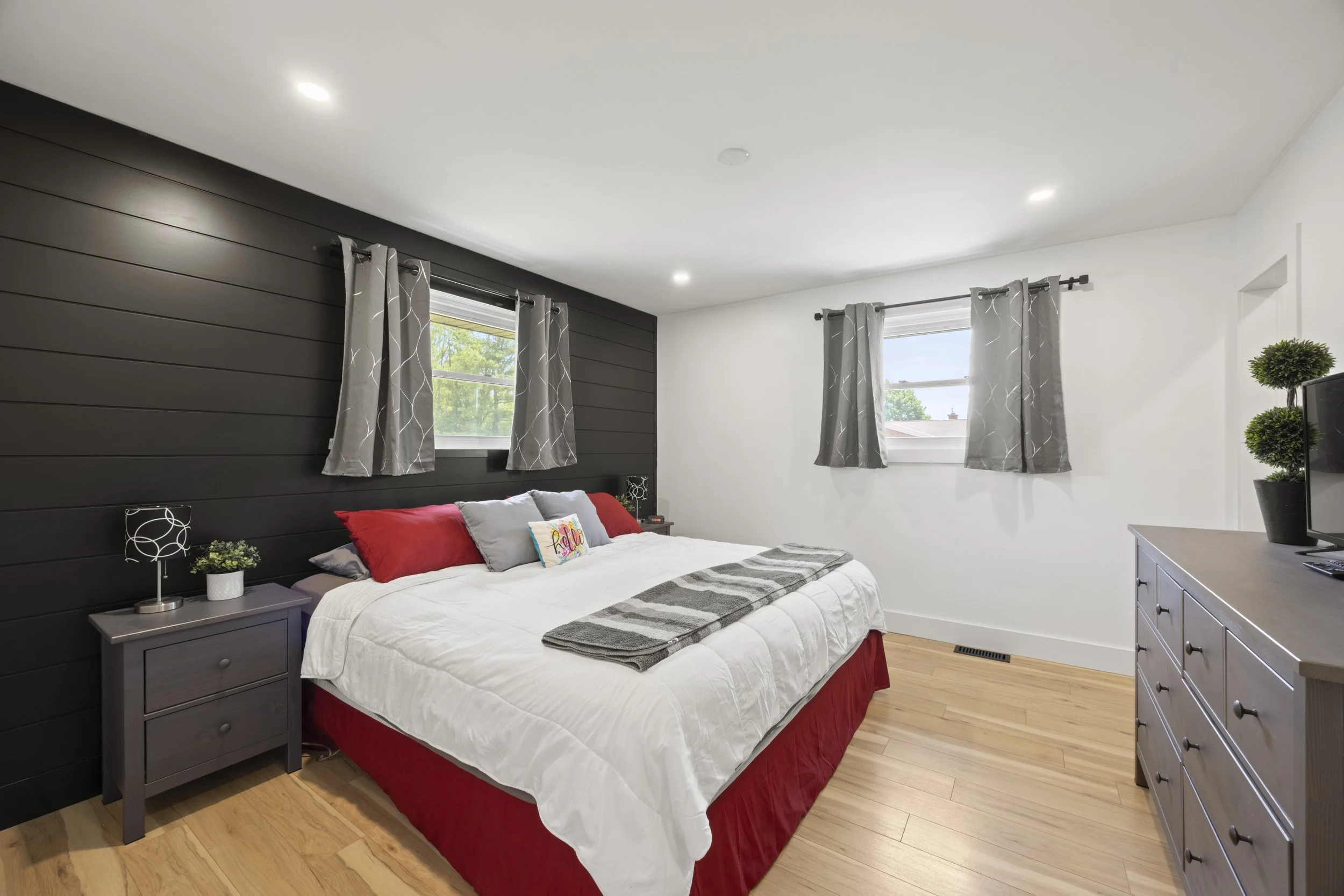 167 Mcleod St -23.JPG