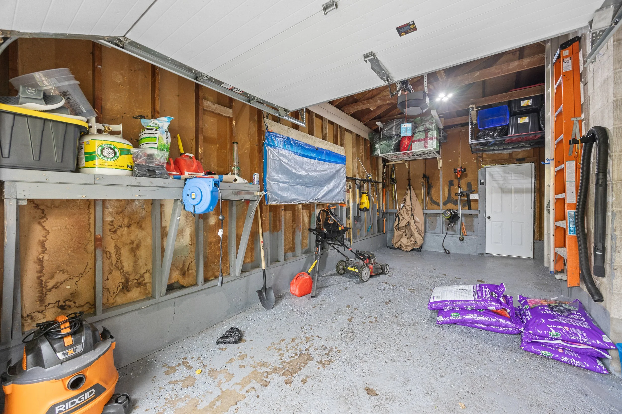 58 Centre Cres-34.jpg
