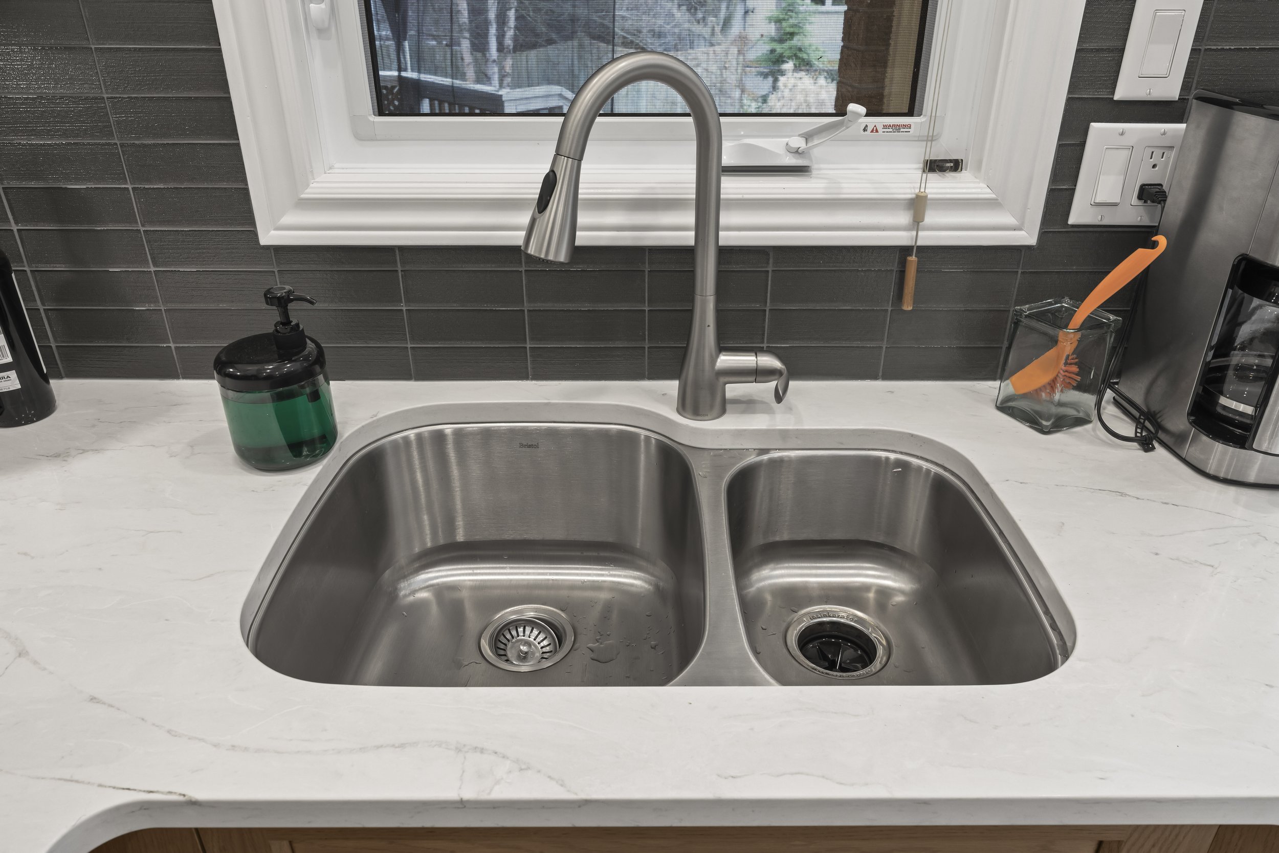 23 Robinson Crt -09.JPG