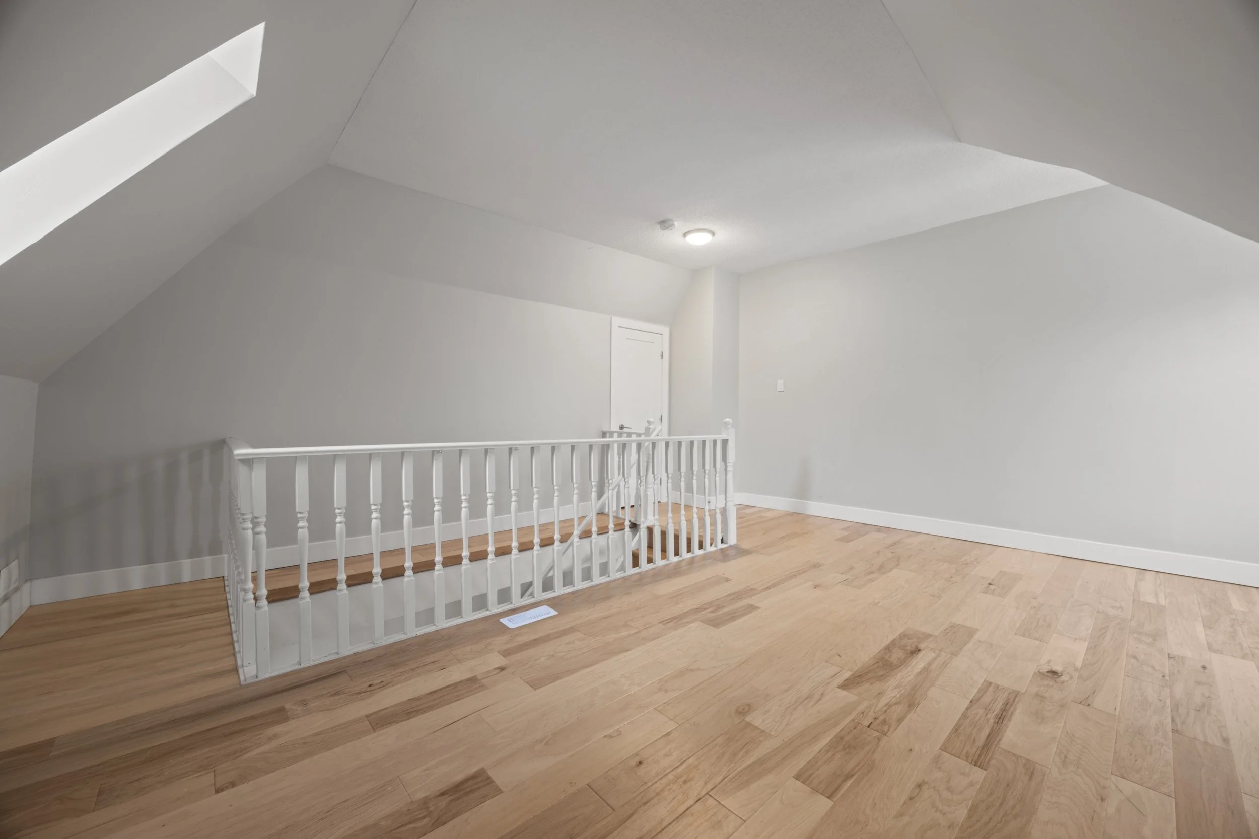 517 Princess Ave -29.JPG