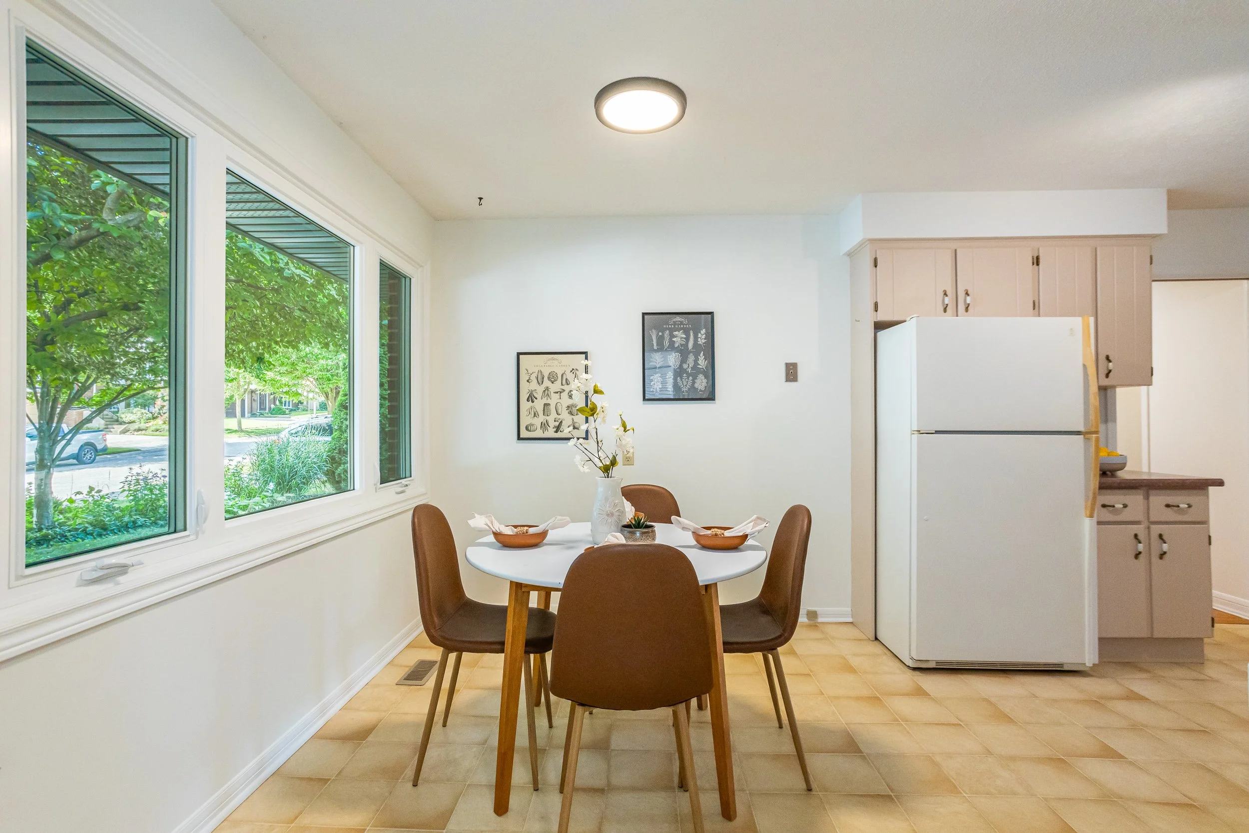 139 Springfield Cres-19.jpg