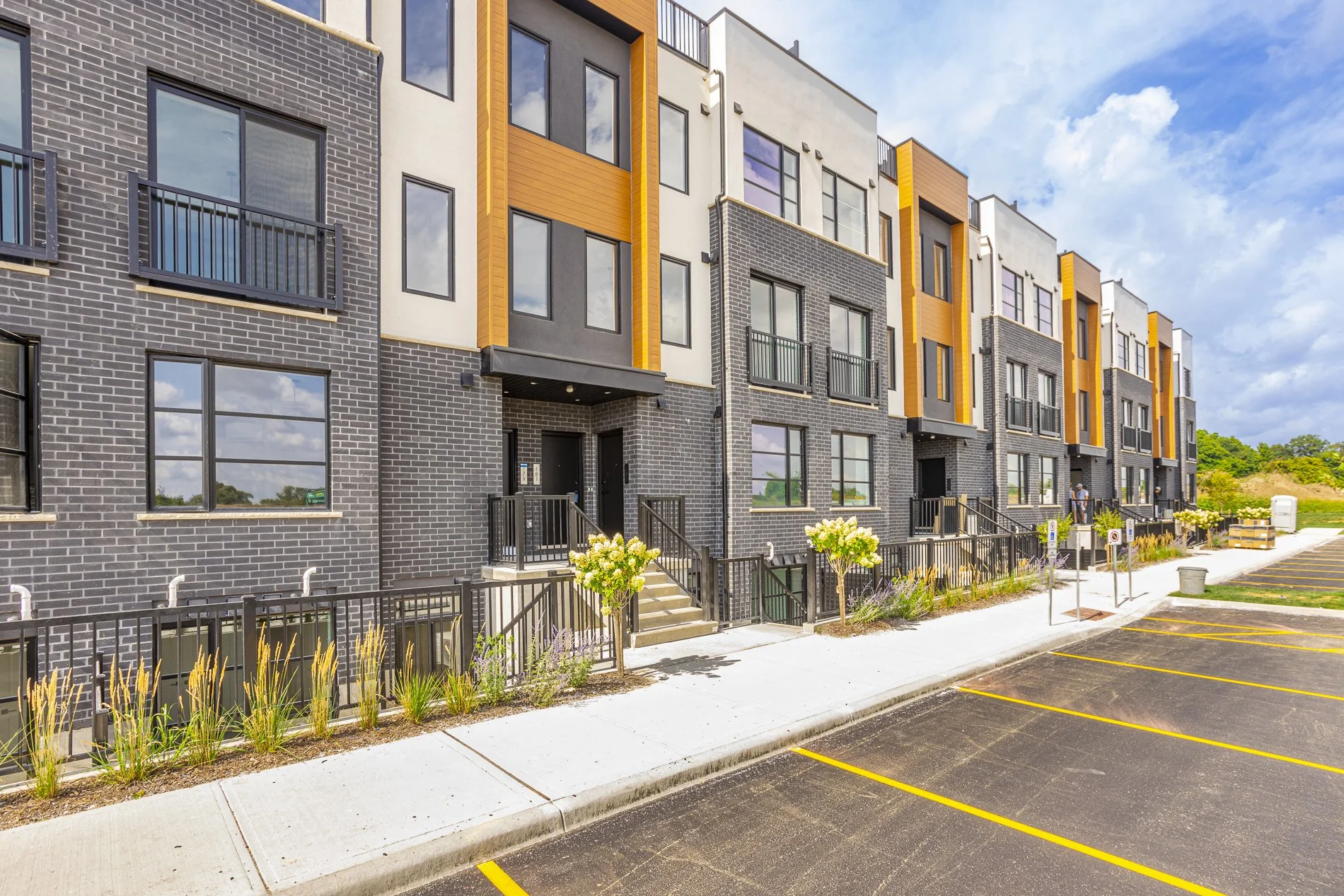 177-3900 Savoy St_15.jpg