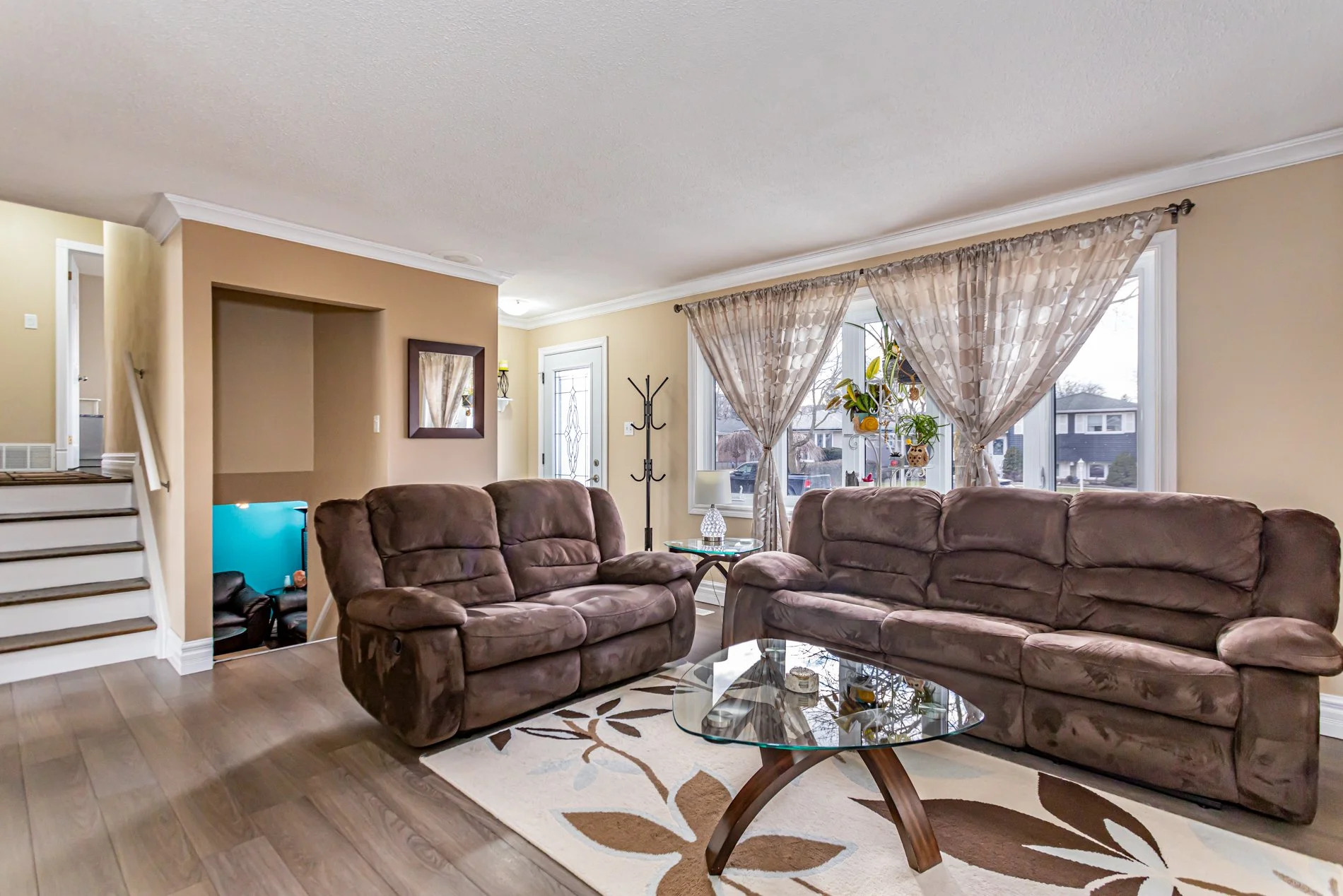 71 Clifton Cres-7.jpg