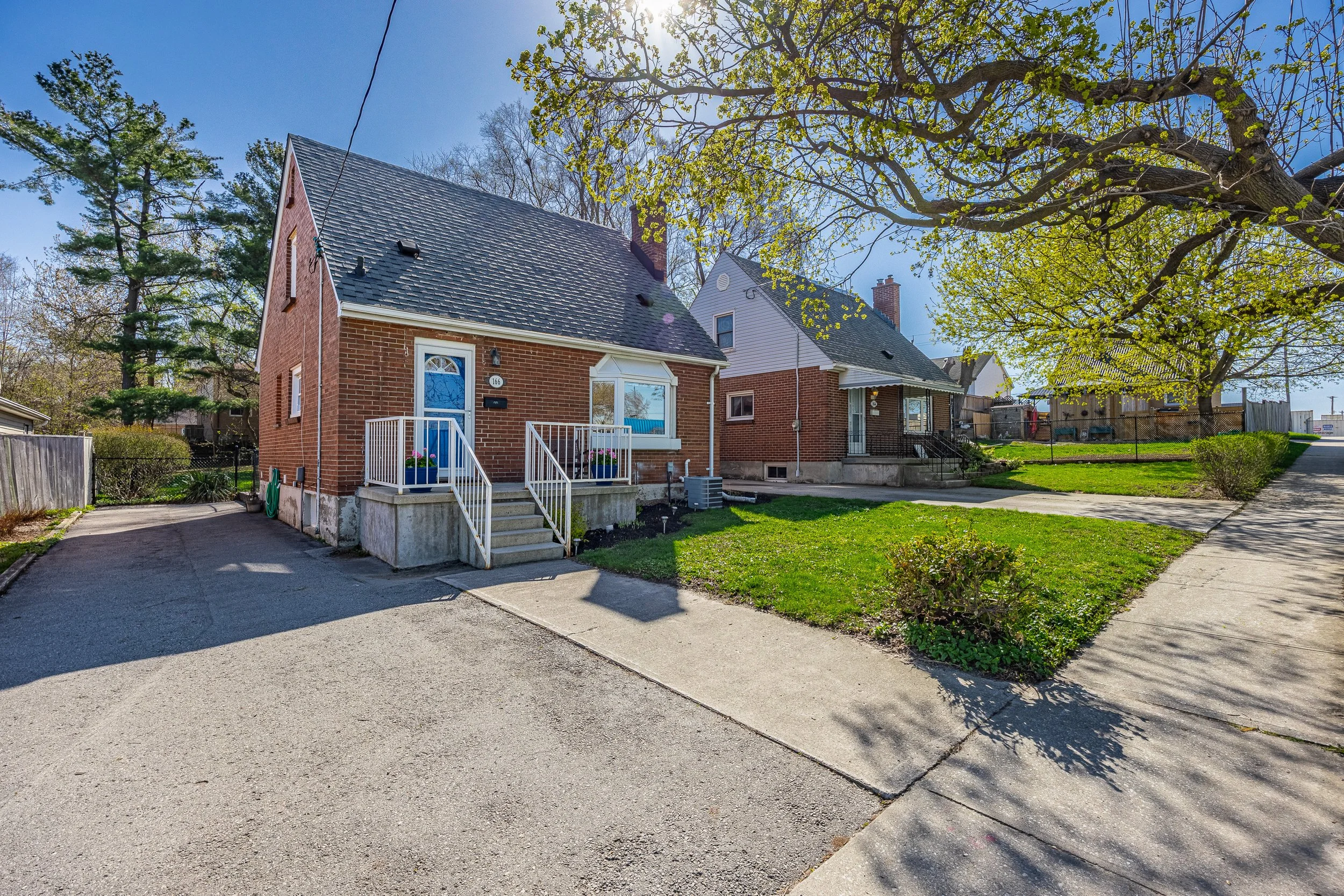 166 Ashland Ave -02.jpg