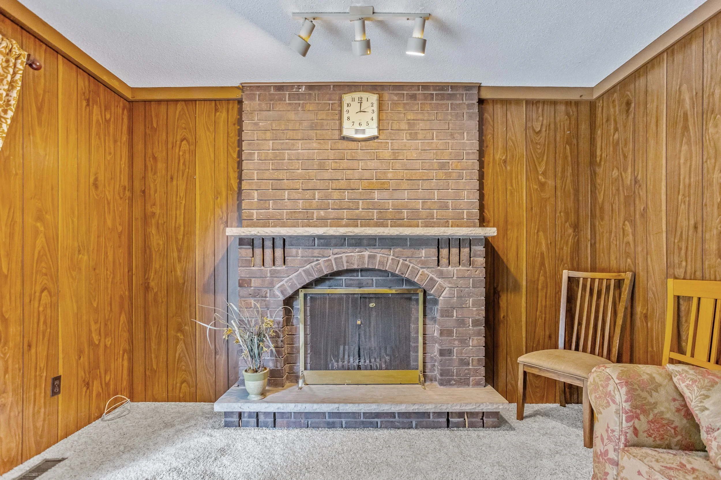 62 Andover Dr-18.jpg