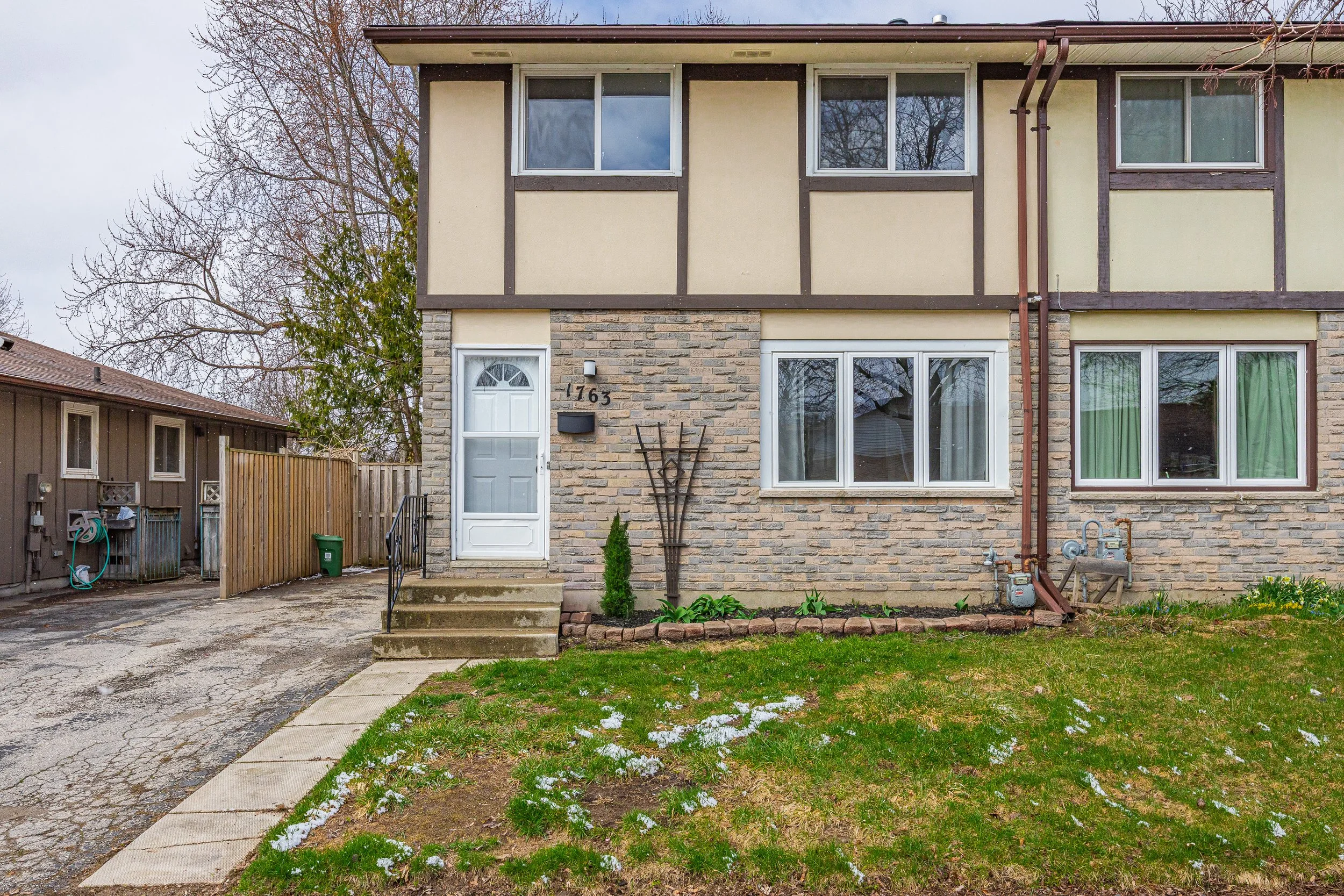 1763 Aldersbrook -02.jpg