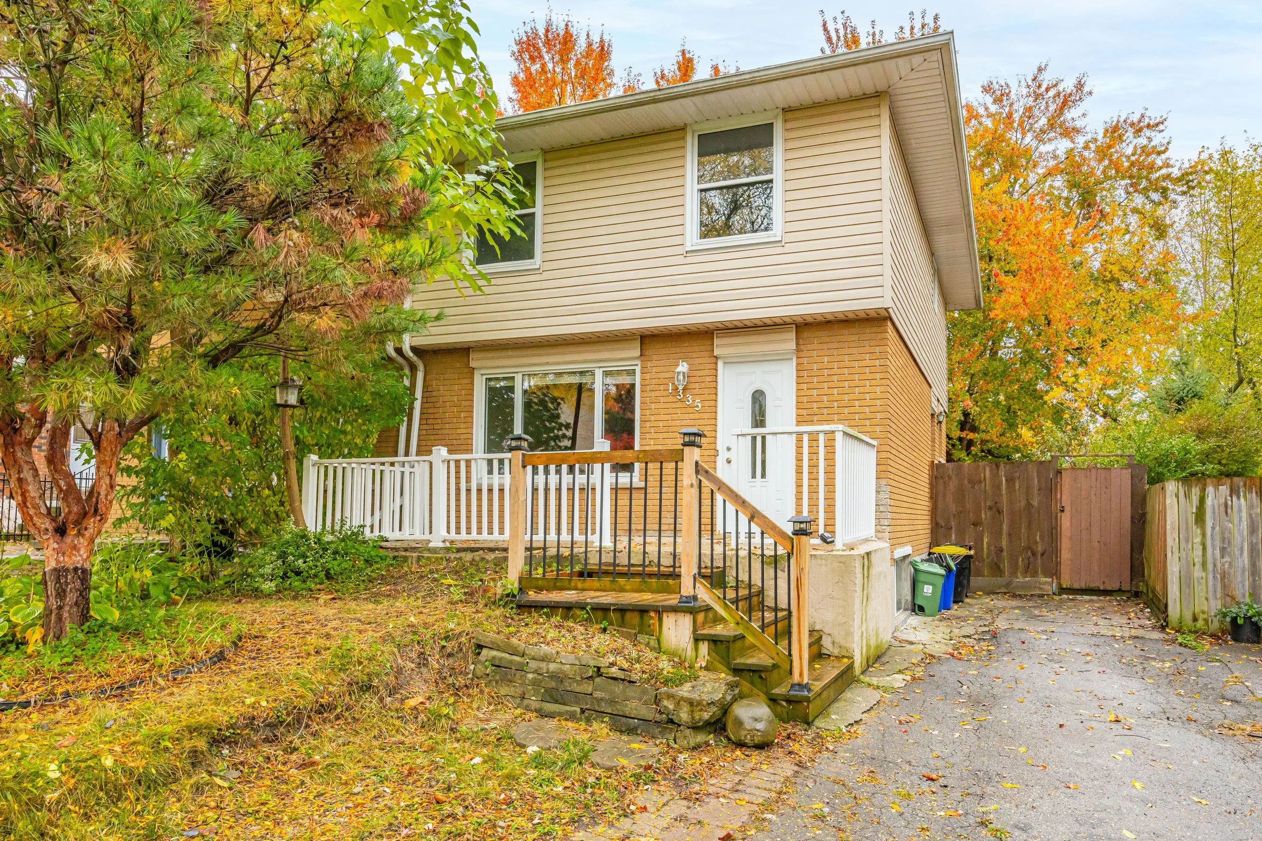 1335 Limberlost Rd -01.jpg