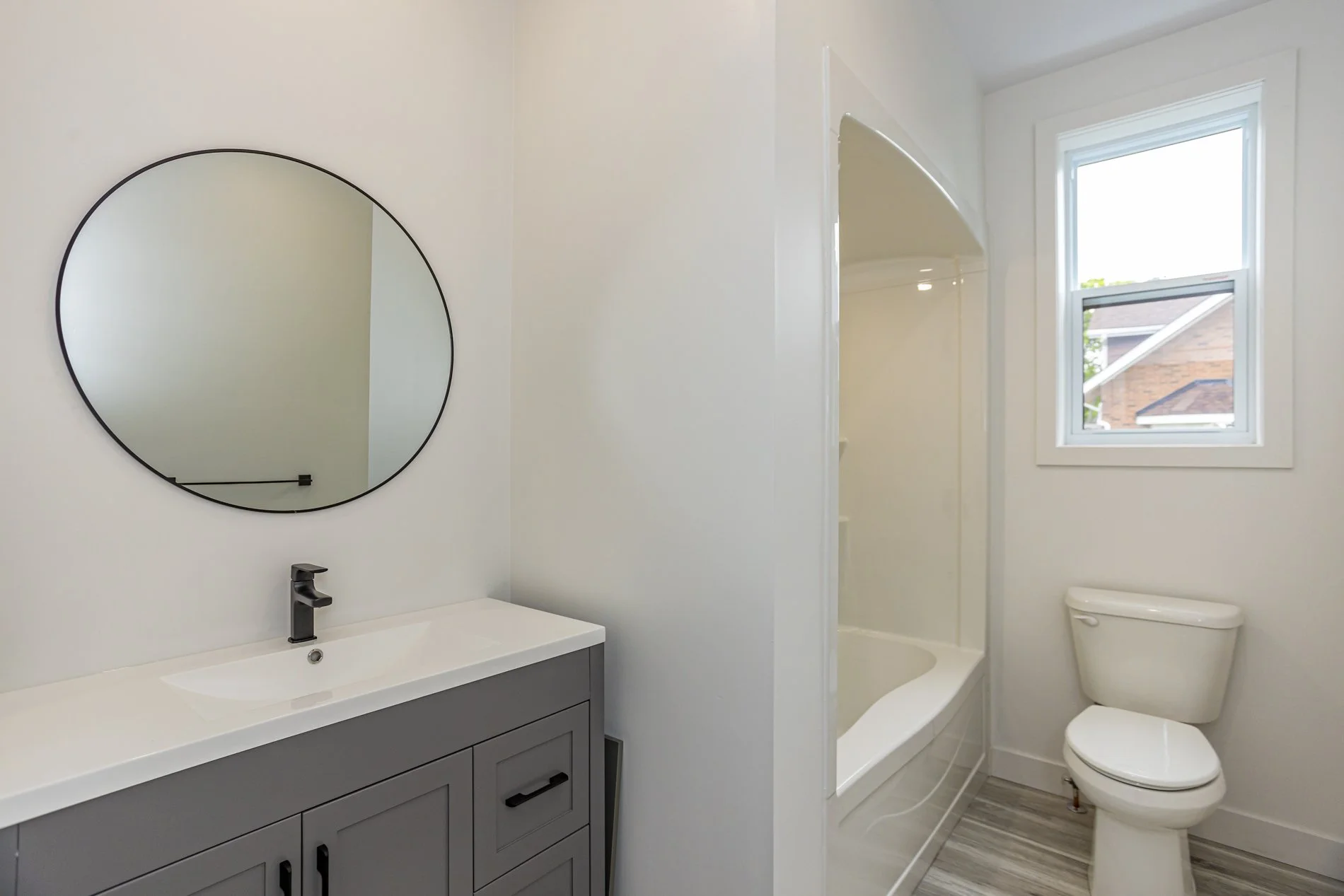 285 William St - Unit 3_11.JPG