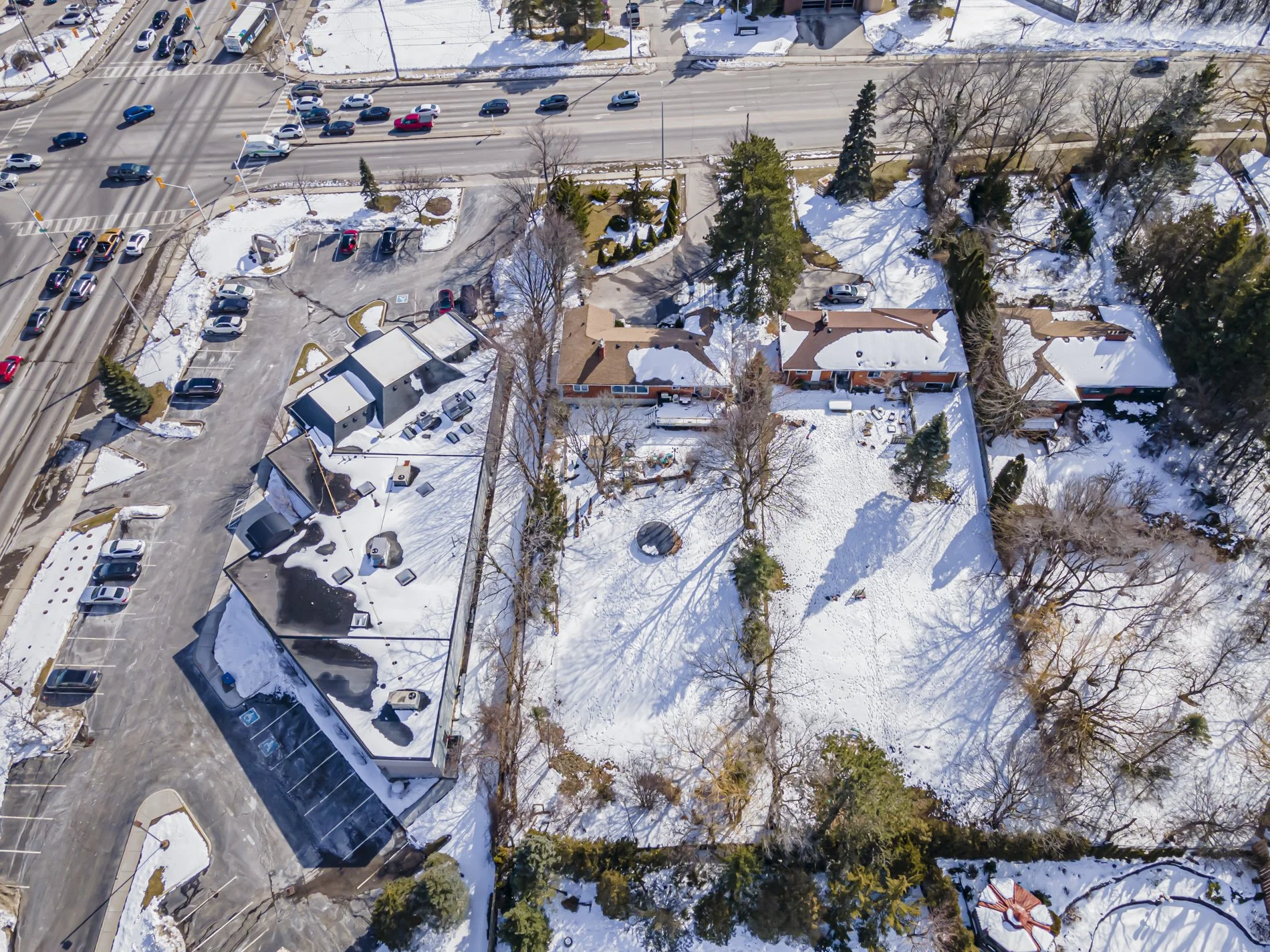 545 Commissioners Rd W_40.JPG