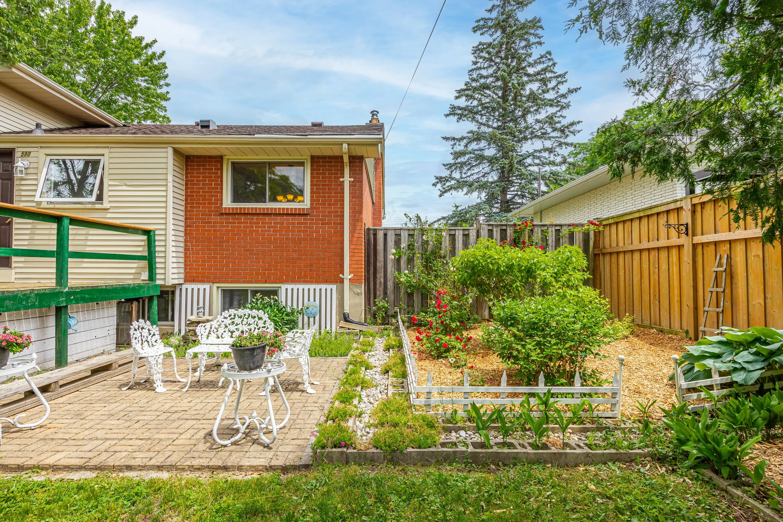 580 Salway St -44.jpg