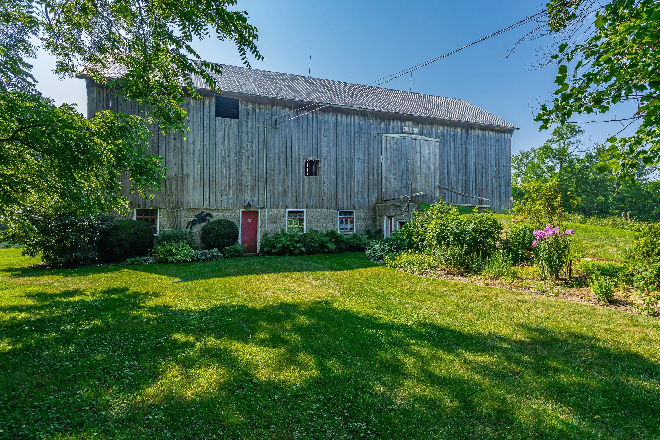 EXT - 10345 Argyle St-26.jpg