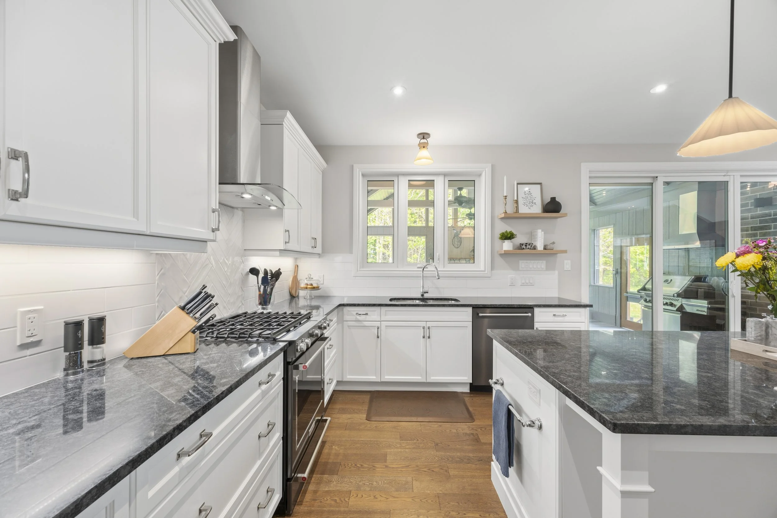 2263 Dauncey Cres -17.JPG
