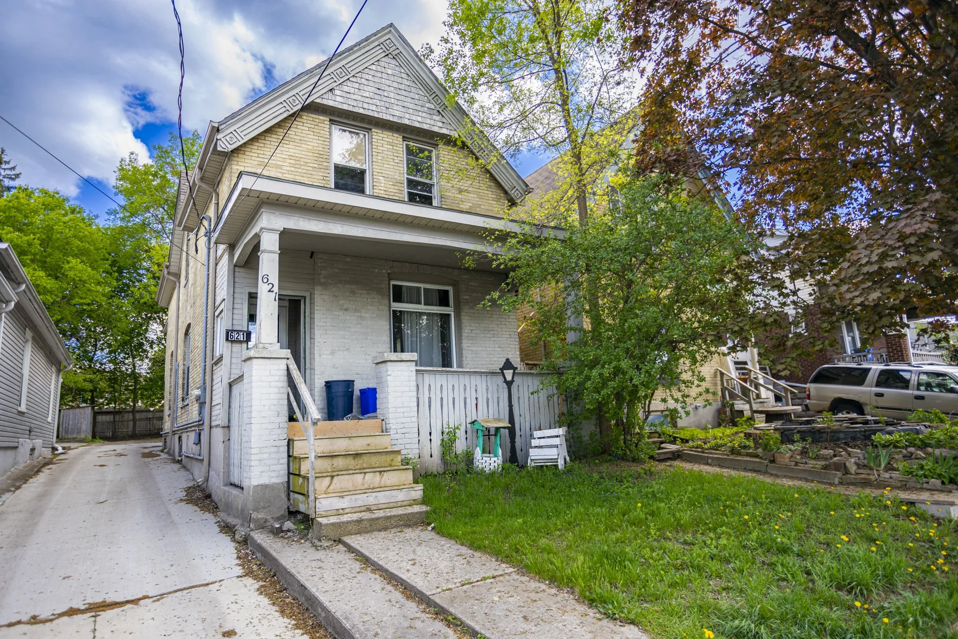 621 Dufferin Ave_01.JPG