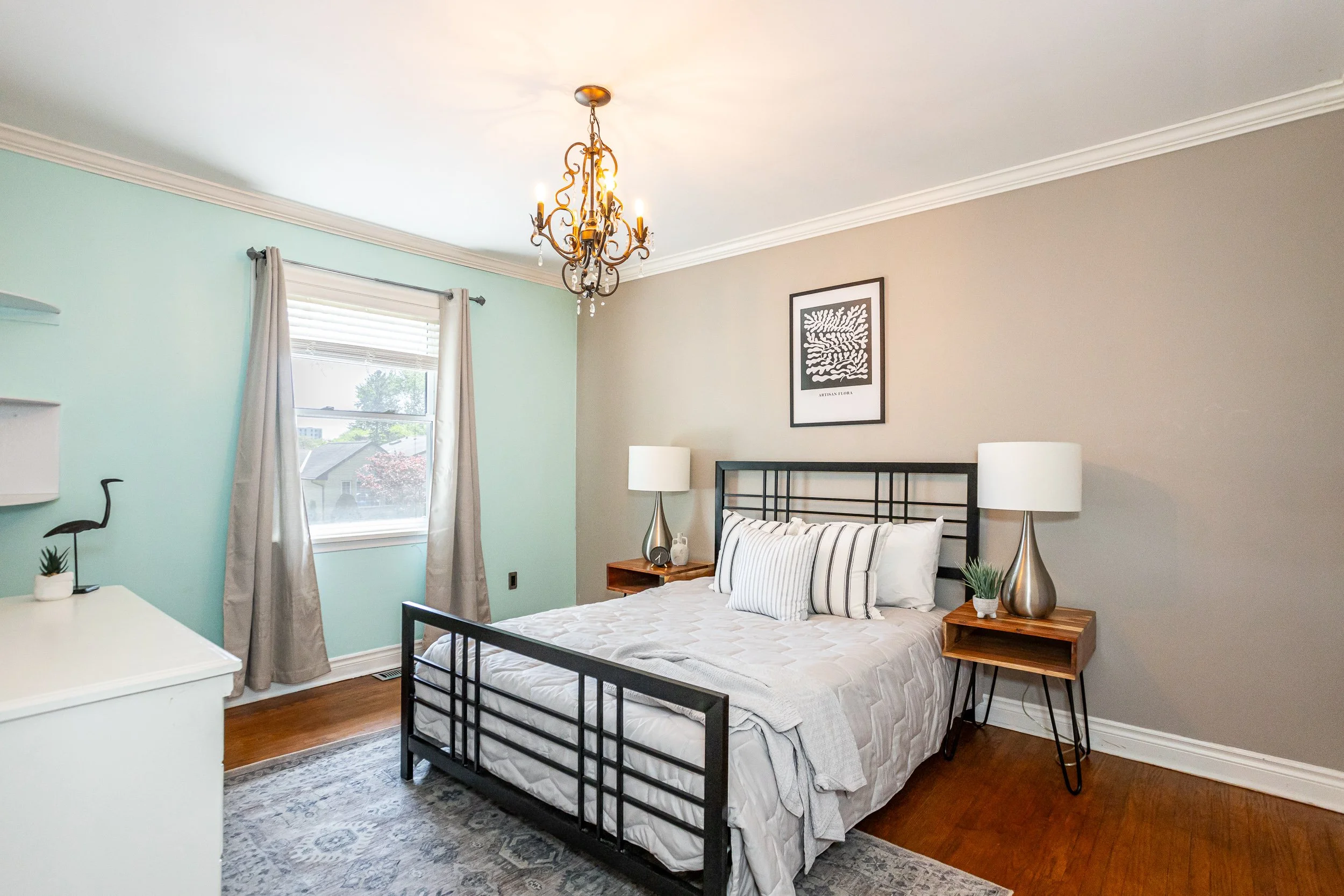 709 Galloway Cres-25.jpg