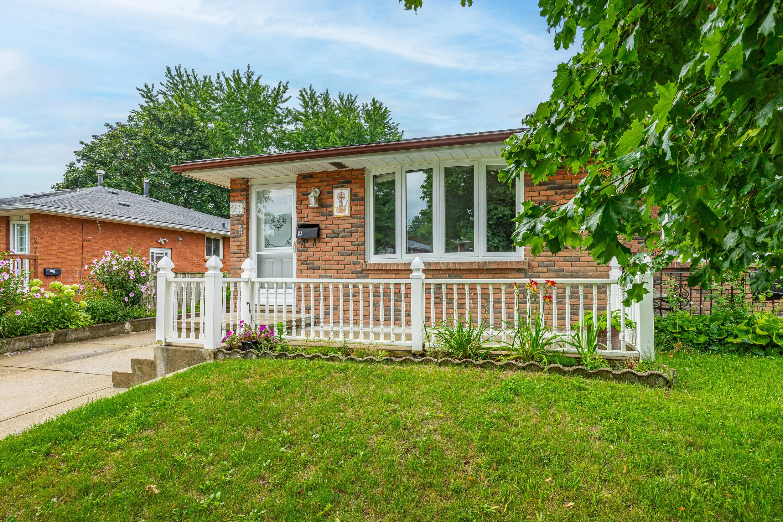 25 Noel Ave -01.jpg
